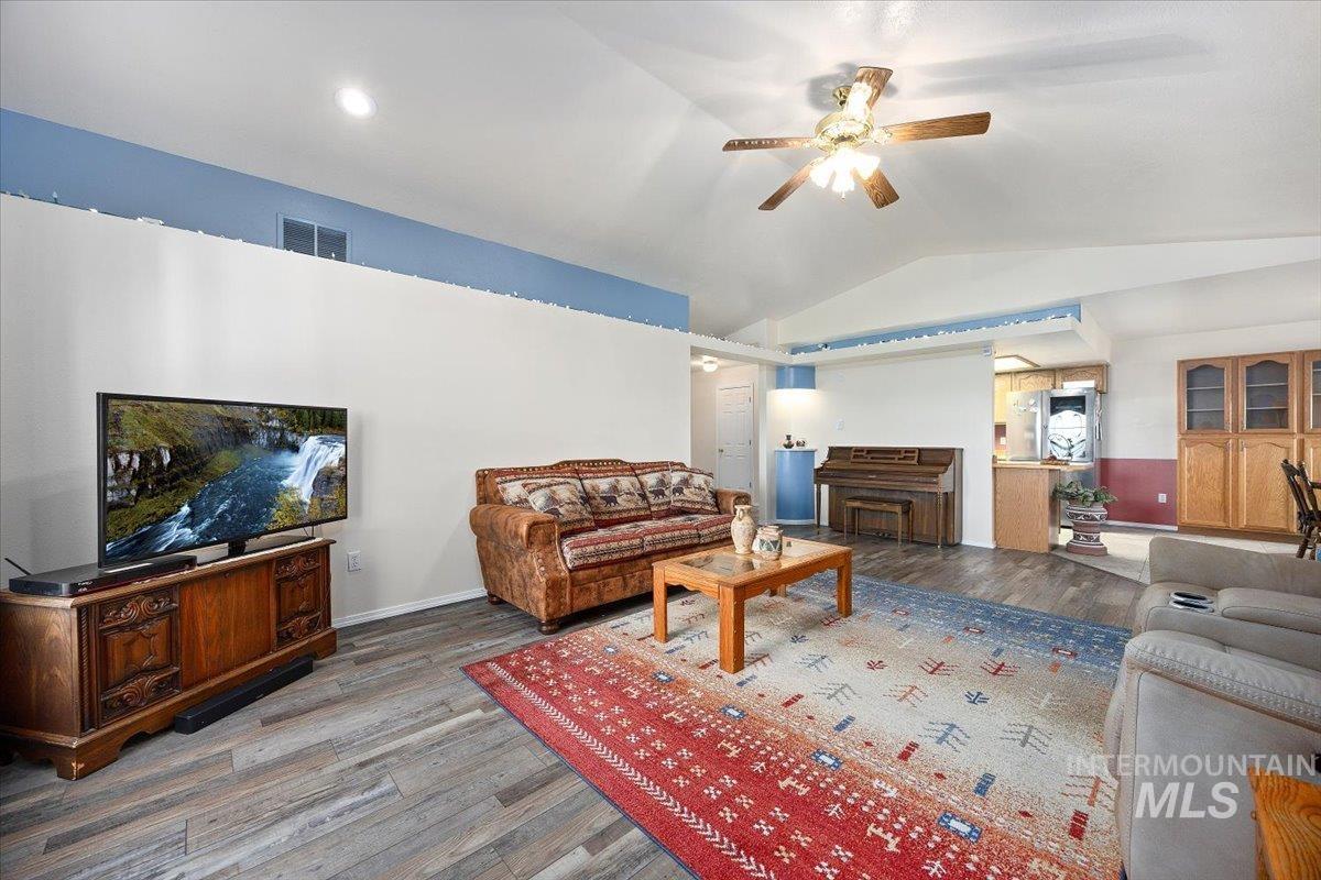 549 S 100 E, Jerome, Idaho 83338, 3 Bedrooms, 2 Bathrooms, Residential For Sale, Price $669,000,MLS 98969387