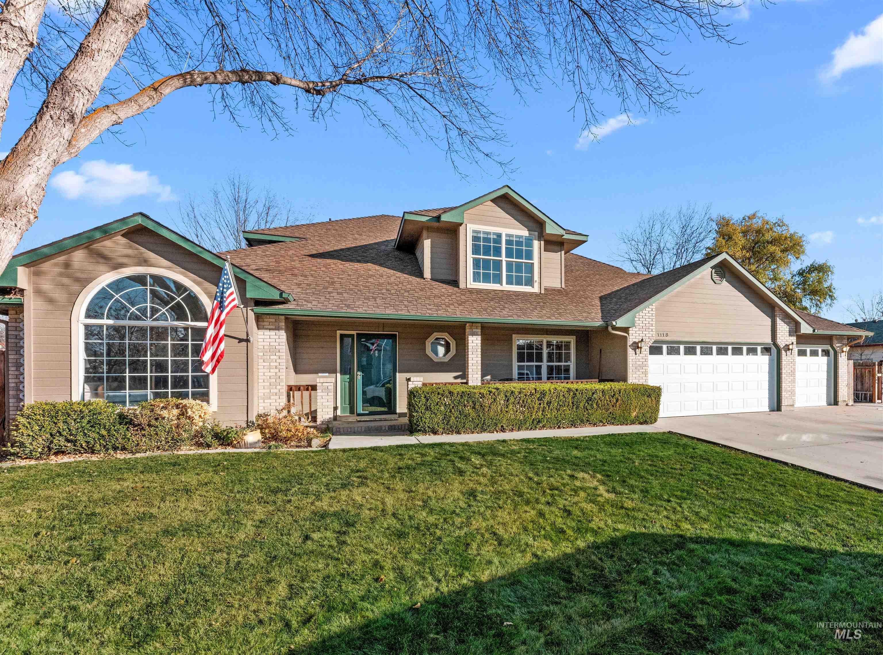 1118 N Snead Ave, Eagle, Idaho 83616, 4 Bedrooms, 3 Bathrooms, Residential For Sale, Price $614,900,MLS 98969390