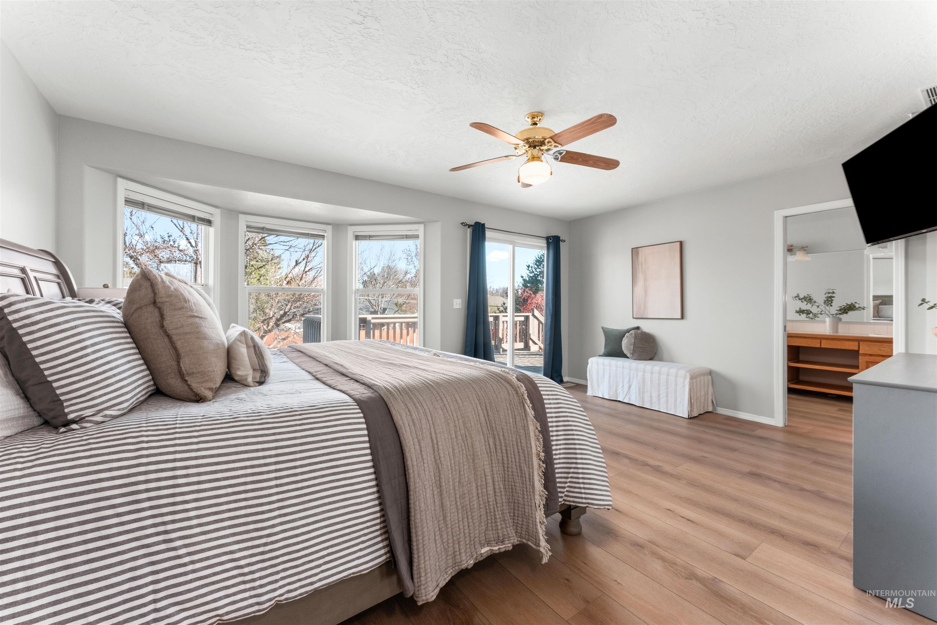 1118 N Snead Ave, Eagle, Idaho 83616, 4 Bedrooms, 3 Bathrooms, Residential For Sale, Price $614,900,MLS 98969390