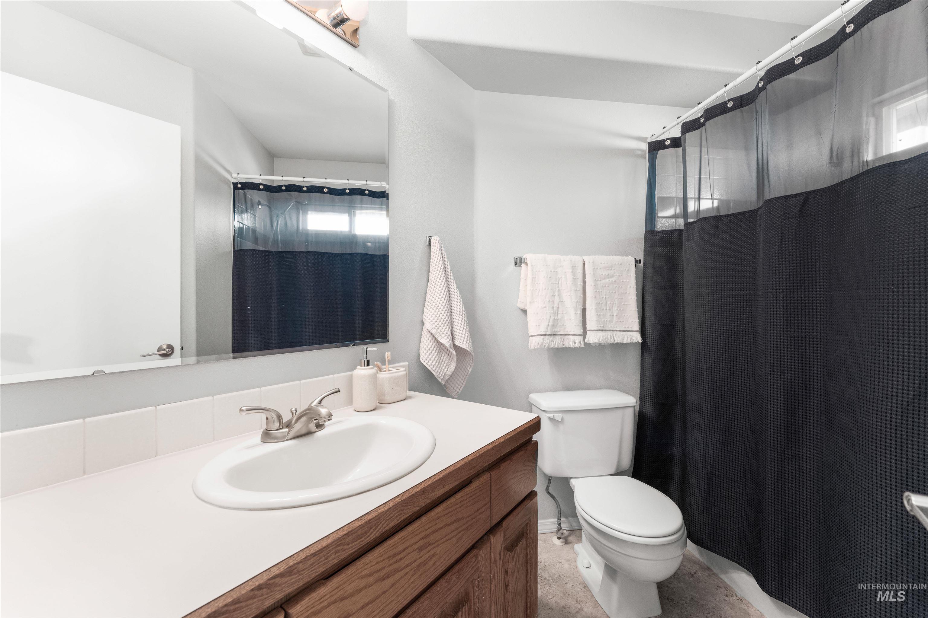 1118 N Snead Ave, Eagle, Idaho 83616, 4 Bedrooms, 3 Bathrooms, Residential For Sale, Price $614,900,MLS 98969390