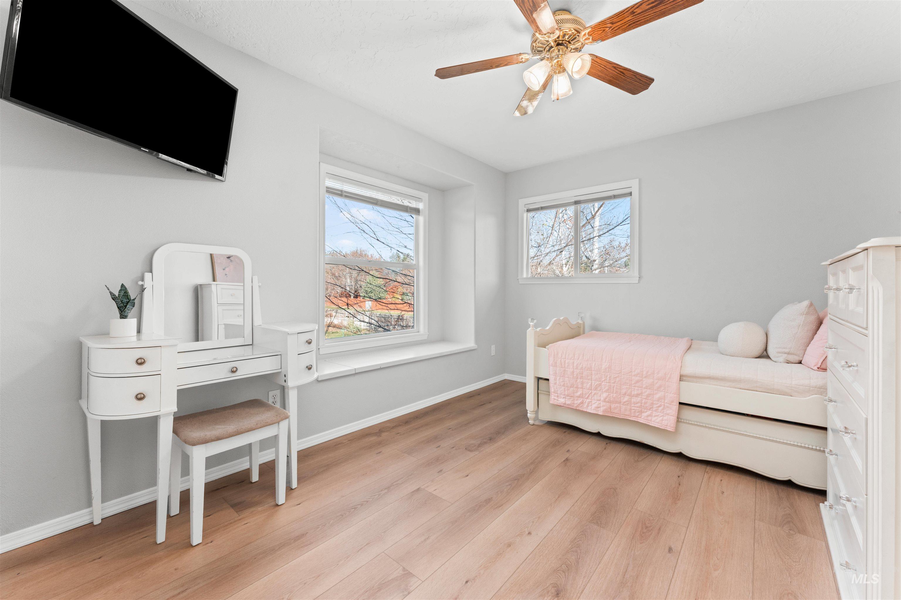 1118 N Snead Ave, Eagle, Idaho 83616, 4 Bedrooms, 3 Bathrooms, Residential For Sale, Price $614,900,MLS 98969390