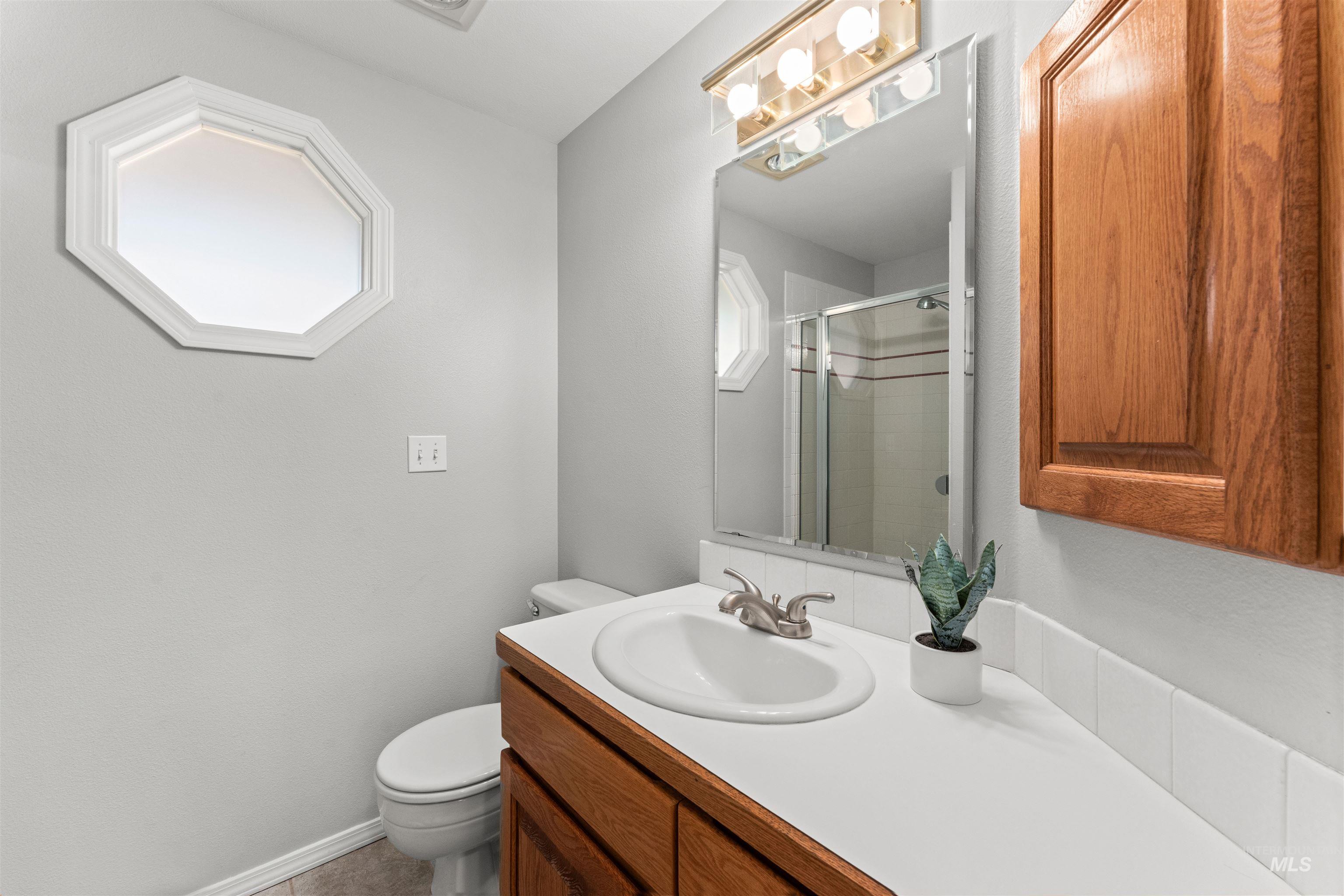 1118 N Snead Ave, Eagle, Idaho 83616, 4 Bedrooms, 3 Bathrooms, Residential For Sale, Price $614,900,MLS 98969390