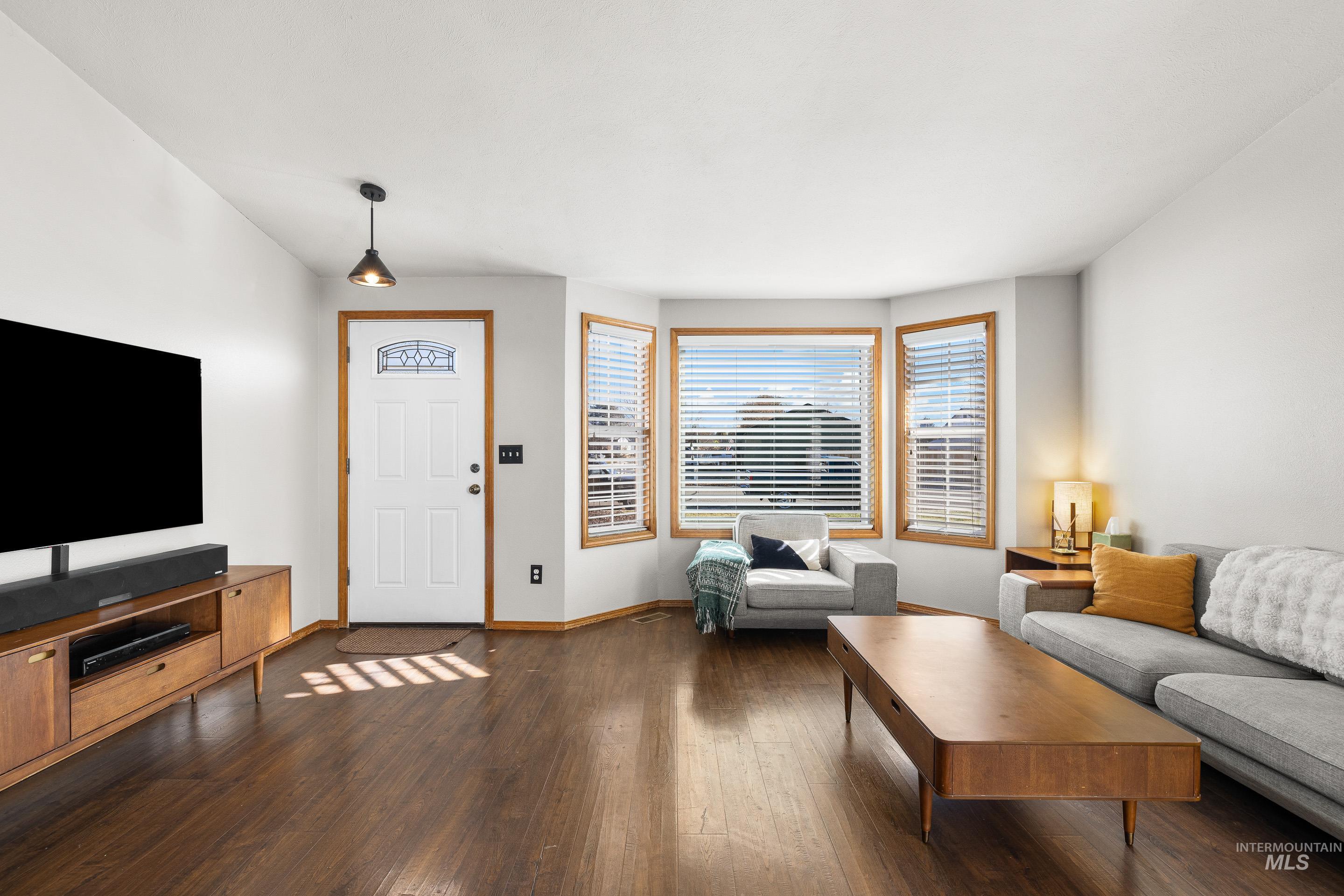 4735 S Rawhide Ave, Boise, Idaho 83709, 3 Bedrooms, 2 Bathrooms, Residential For Sale, Price $364,900,MLS 98969391