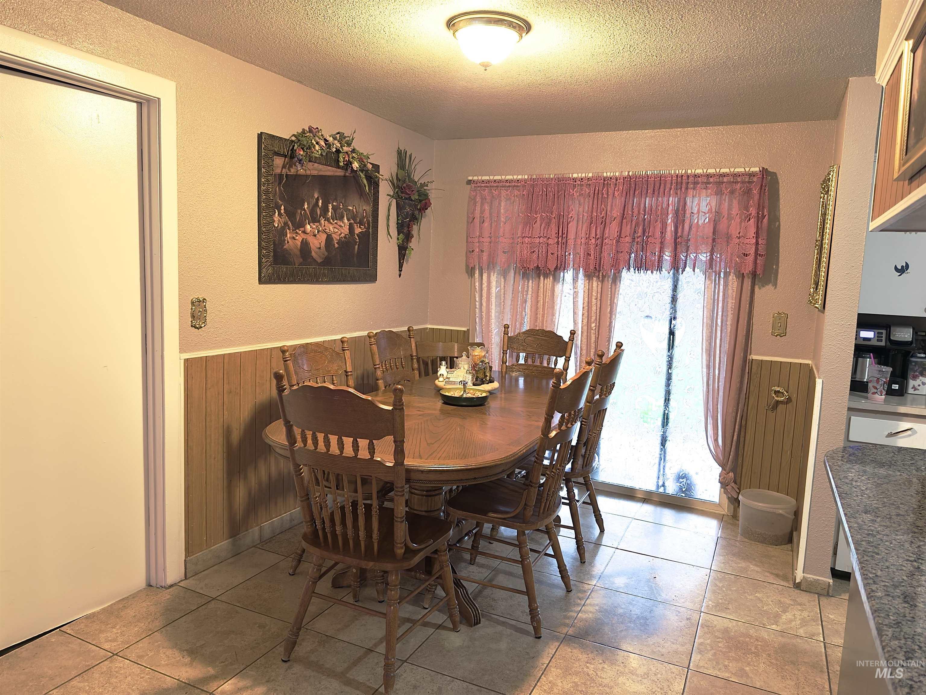 336 NW 11th Ave, Ontario, Oregon 97914, 4 Bedrooms, 2 Bathrooms, Residential For Sale, Price $299,000,MLS 98969395