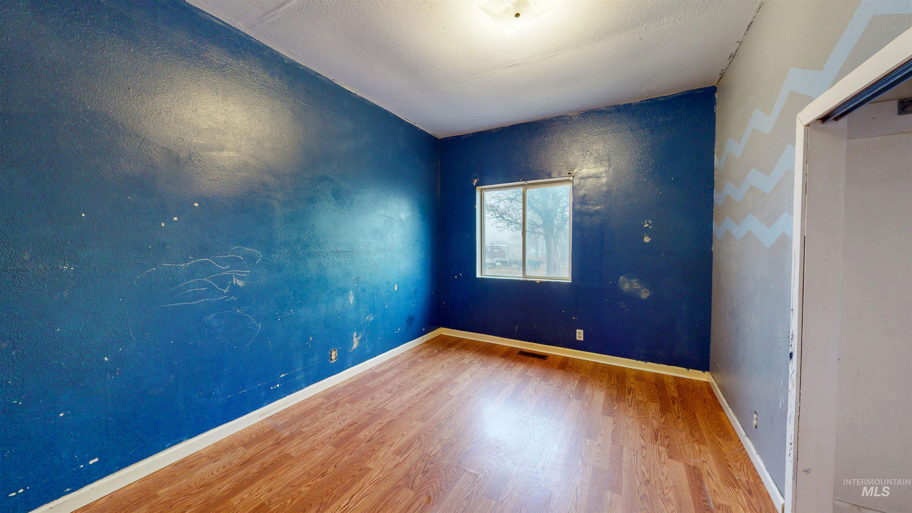 1410 S St, Heyburn, Idaho 83336, 3 Bedrooms, 1 Bathroom, Residential For Sale, Price $210,000,MLS 98969397