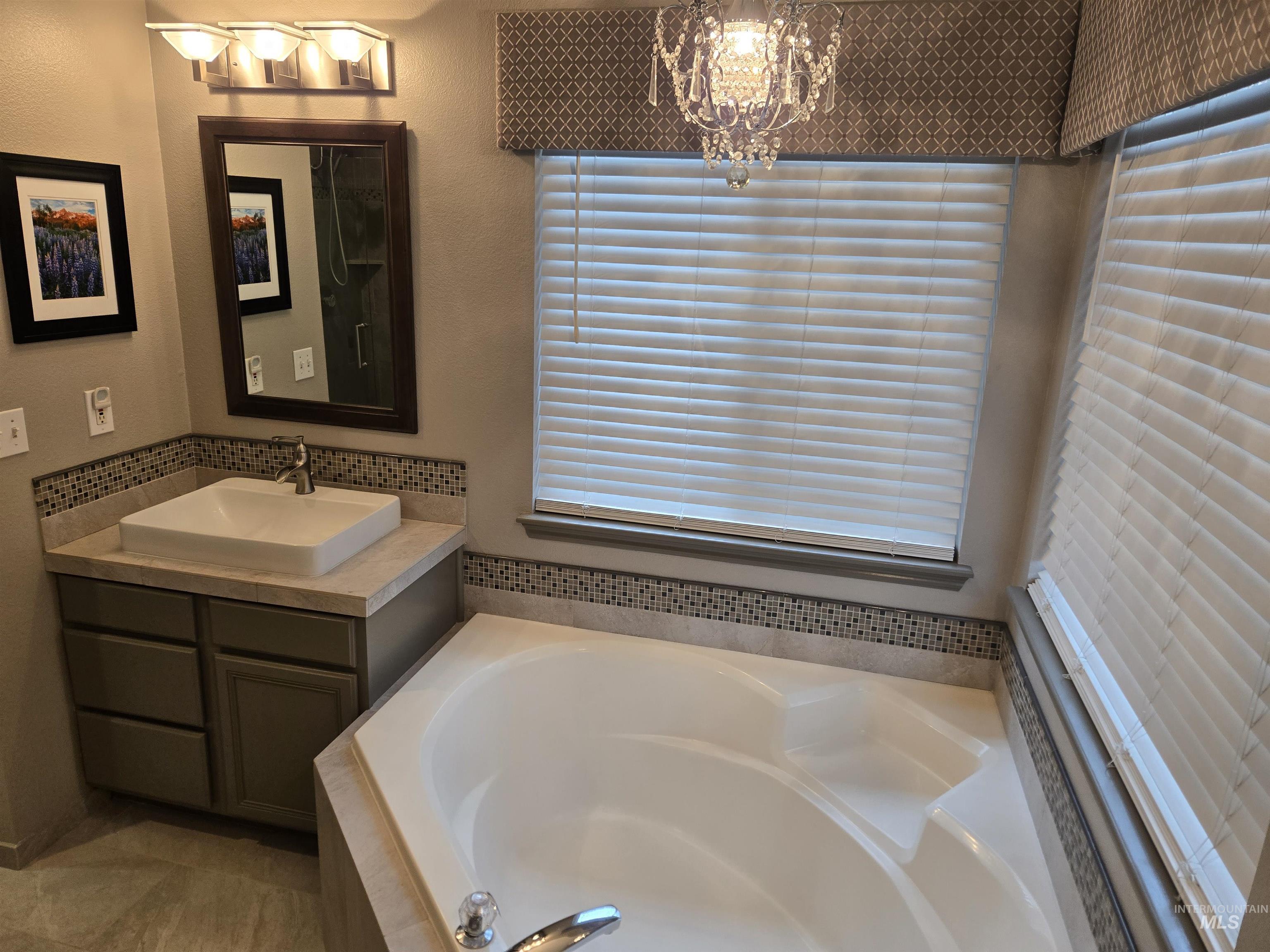 9868 W Geronimo Street, Boise, Idaho 83709, 4 Bedrooms, 2 Bathrooms, Residential For Sale, Price $540,000,MLS 98969402