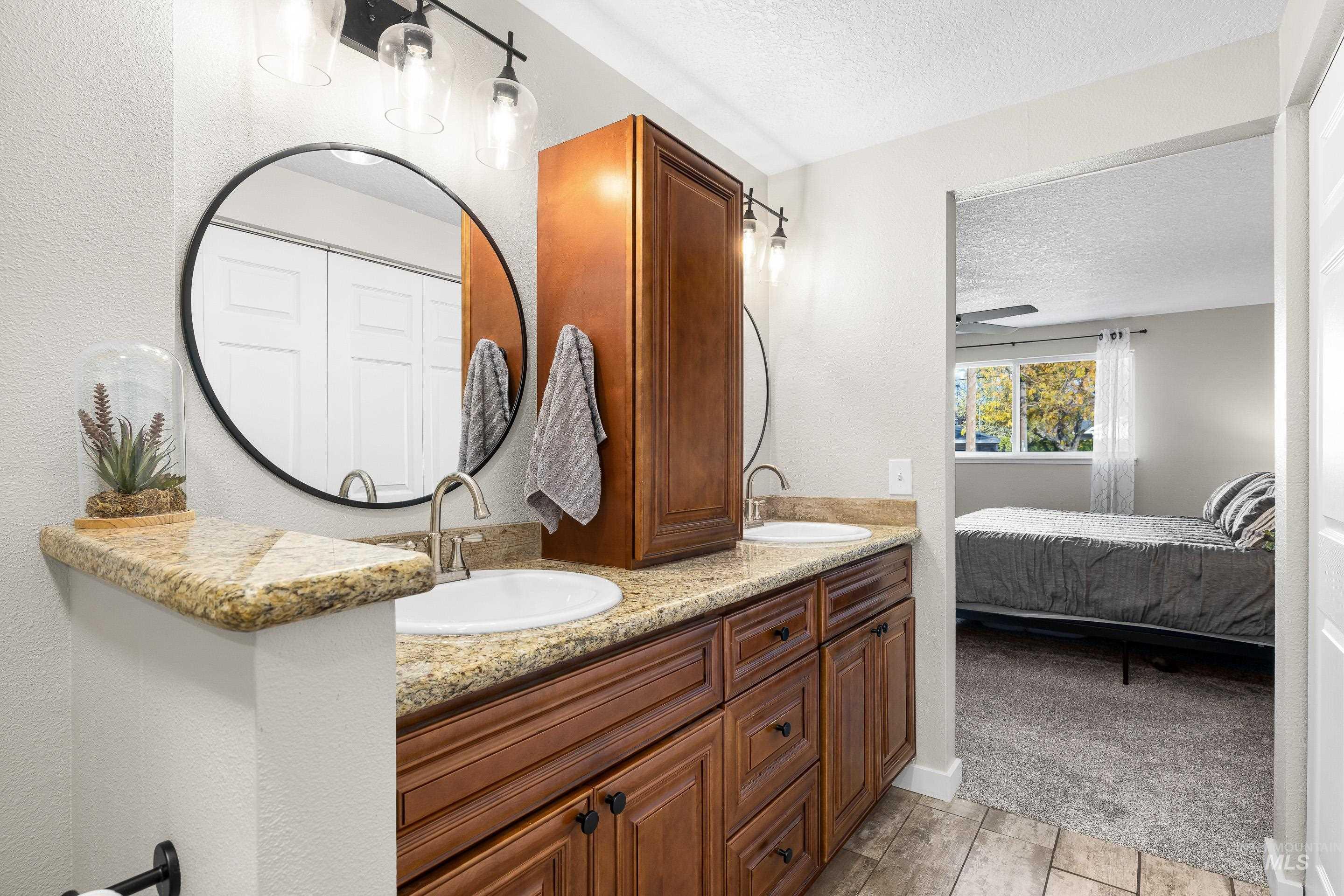 621 W Broadway Ave, Meridian, Idaho 83642, 4 Bedrooms, 3 Bathrooms, Residential For Sale, Price $550,000,MLS 98969406