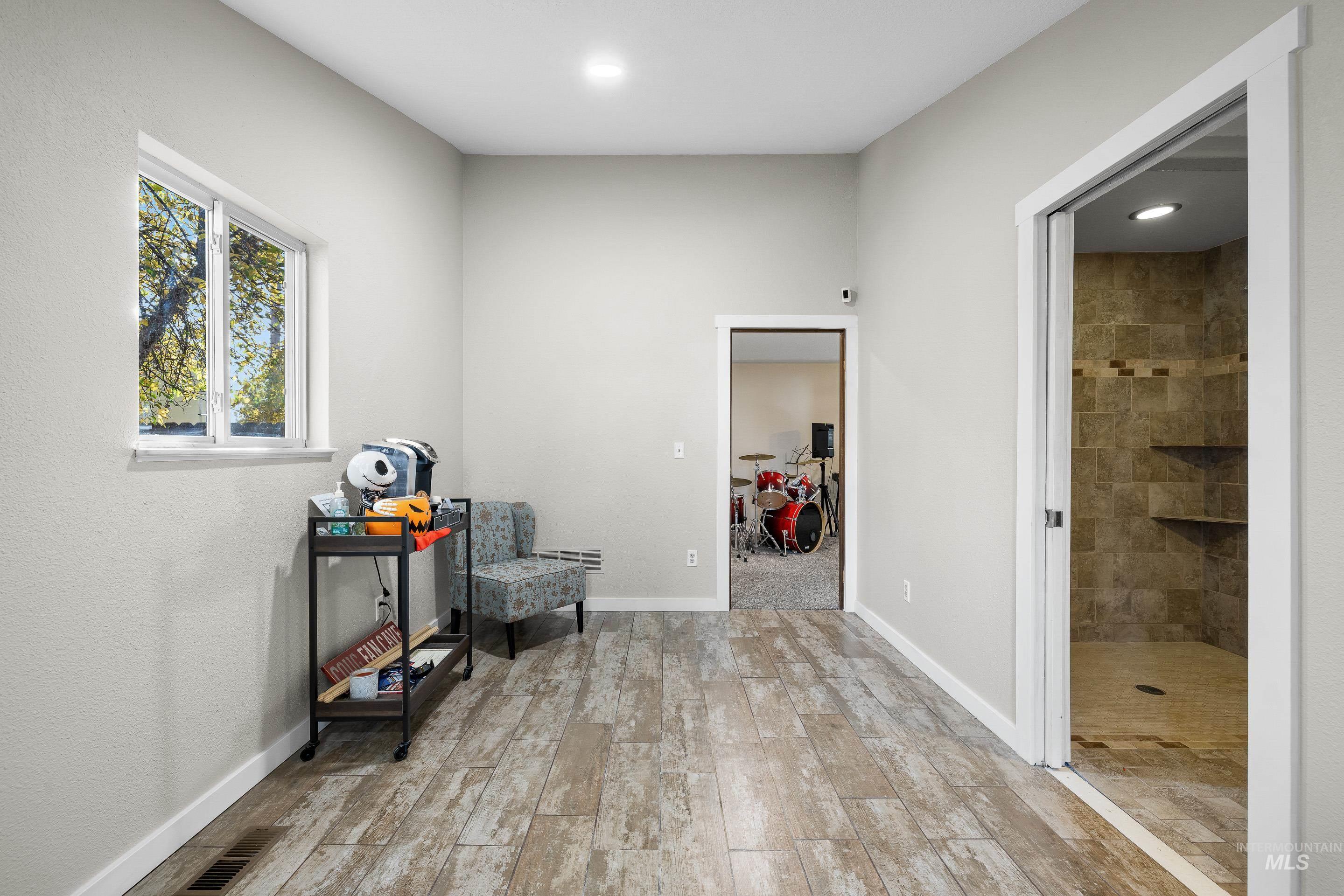 621 W Broadway Ave, Meridian, Idaho 83642, 4 Bedrooms, 3 Bathrooms, Residential For Sale, Price $550,000,MLS 98969406