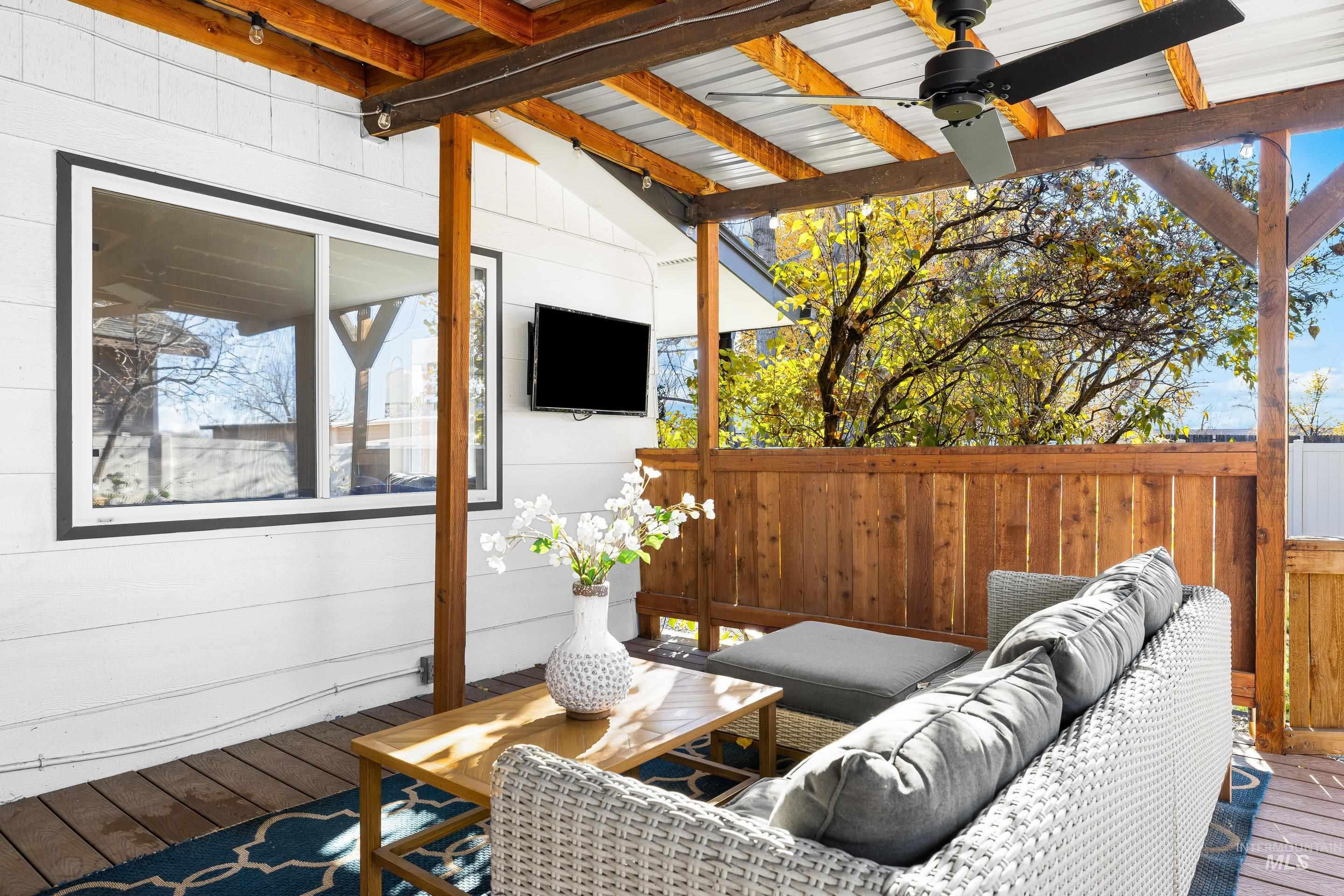 621 W Broadway Ave, Meridian, Idaho 83642, 4 Bedrooms, 3 Bathrooms, Residential For Sale, Price $550,000,MLS 98969406