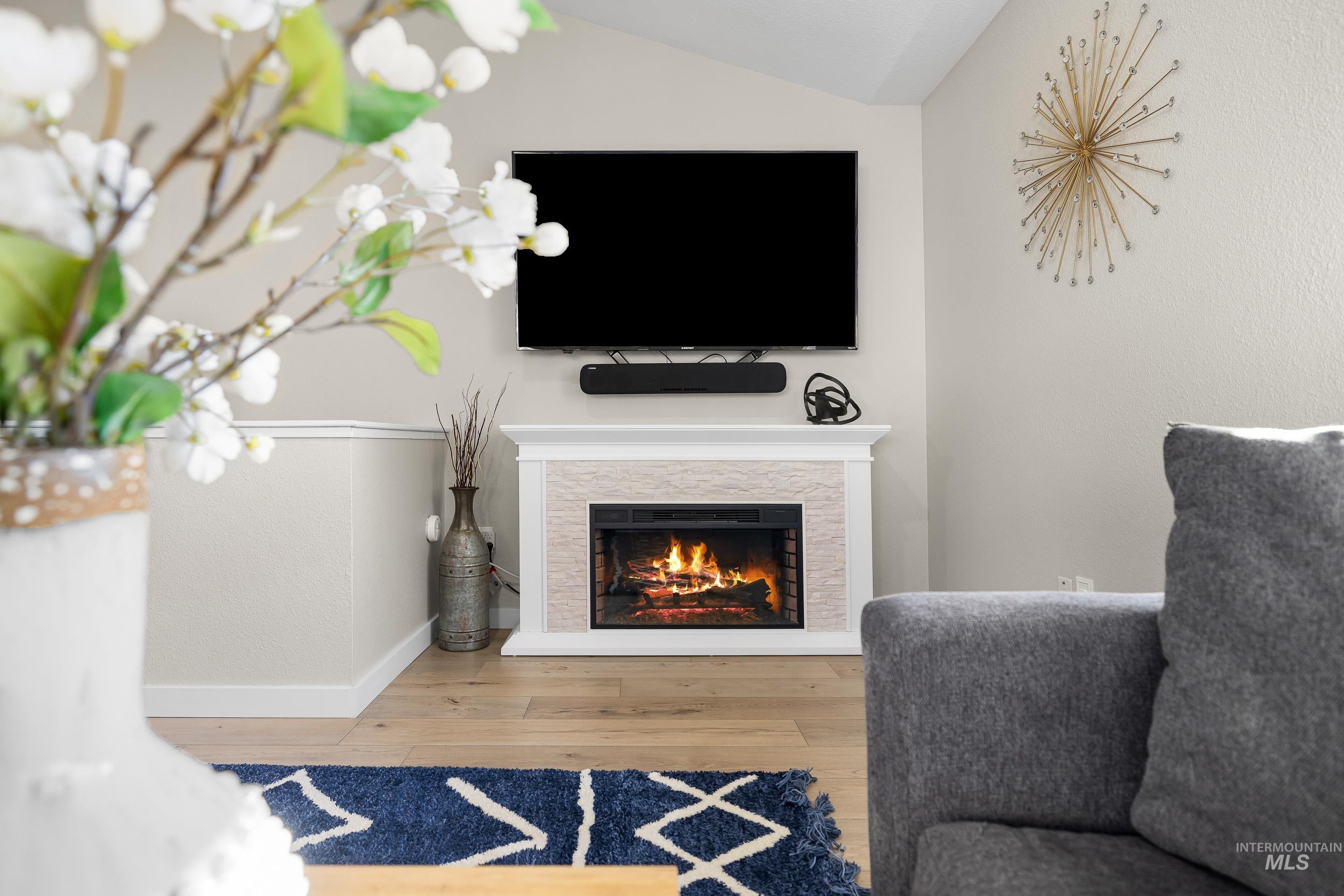 621 W Broadway Ave, Meridian, Idaho 83642, 4 Bedrooms, 3 Bathrooms, Residential For Sale, Price $550,000,MLS 98969406