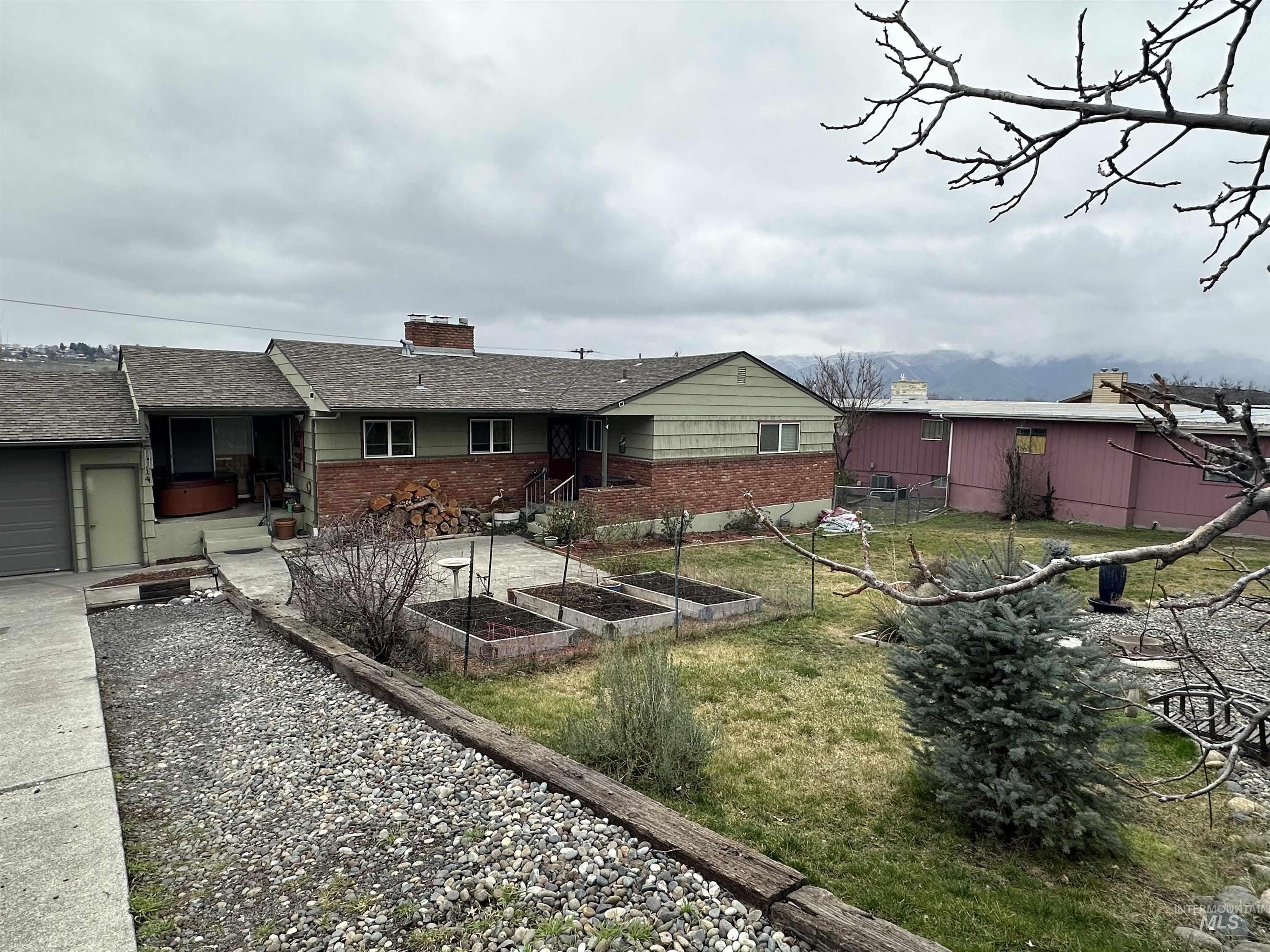 3214 Meadowlark Drive, Lewiston, Idaho 83501, 5 Bedrooms, 3 Bathrooms, Residential For Sale, Price $489,000,MLS 98969408
