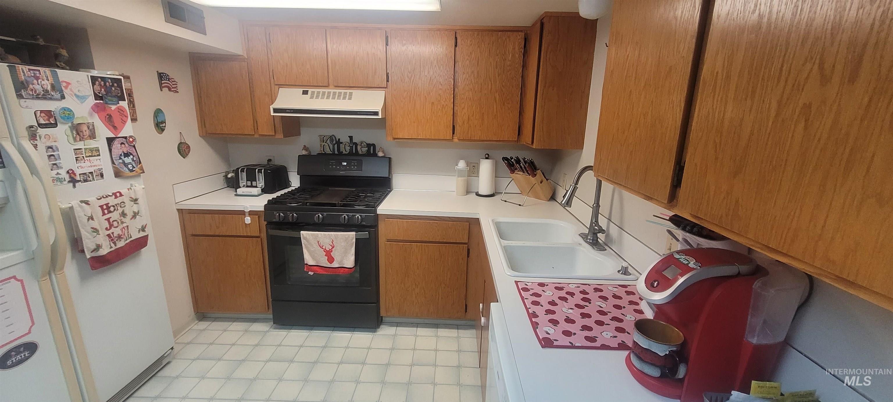 3214 Meadowlark Drive, Lewiston, Idaho 83501, 5 Bedrooms, 3 Bathrooms, Residential For Sale, Price $489,000,MLS 98969408