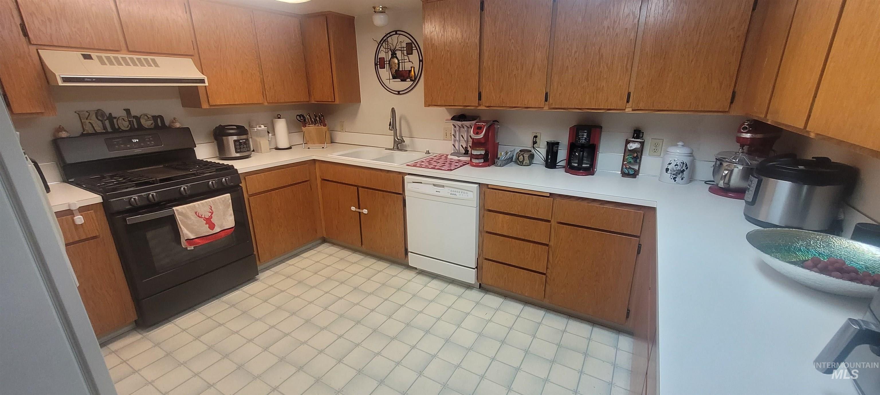 3214 Meadowlark Drive, Lewiston, Idaho 83501, 5 Bedrooms, 3 Bathrooms, Residential For Sale, Price $489,000,MLS 98969408