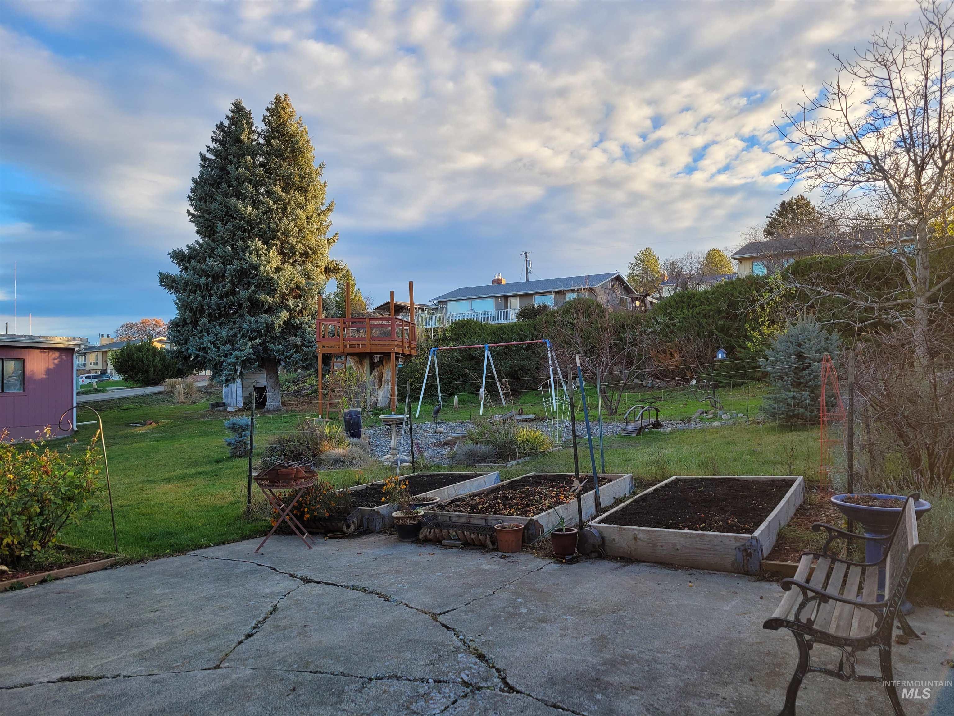 3214 Meadowlark Drive, Lewiston, Idaho 83501, 5 Bedrooms, 3 Bathrooms, Residential For Sale, Price $489,000,MLS 98969408