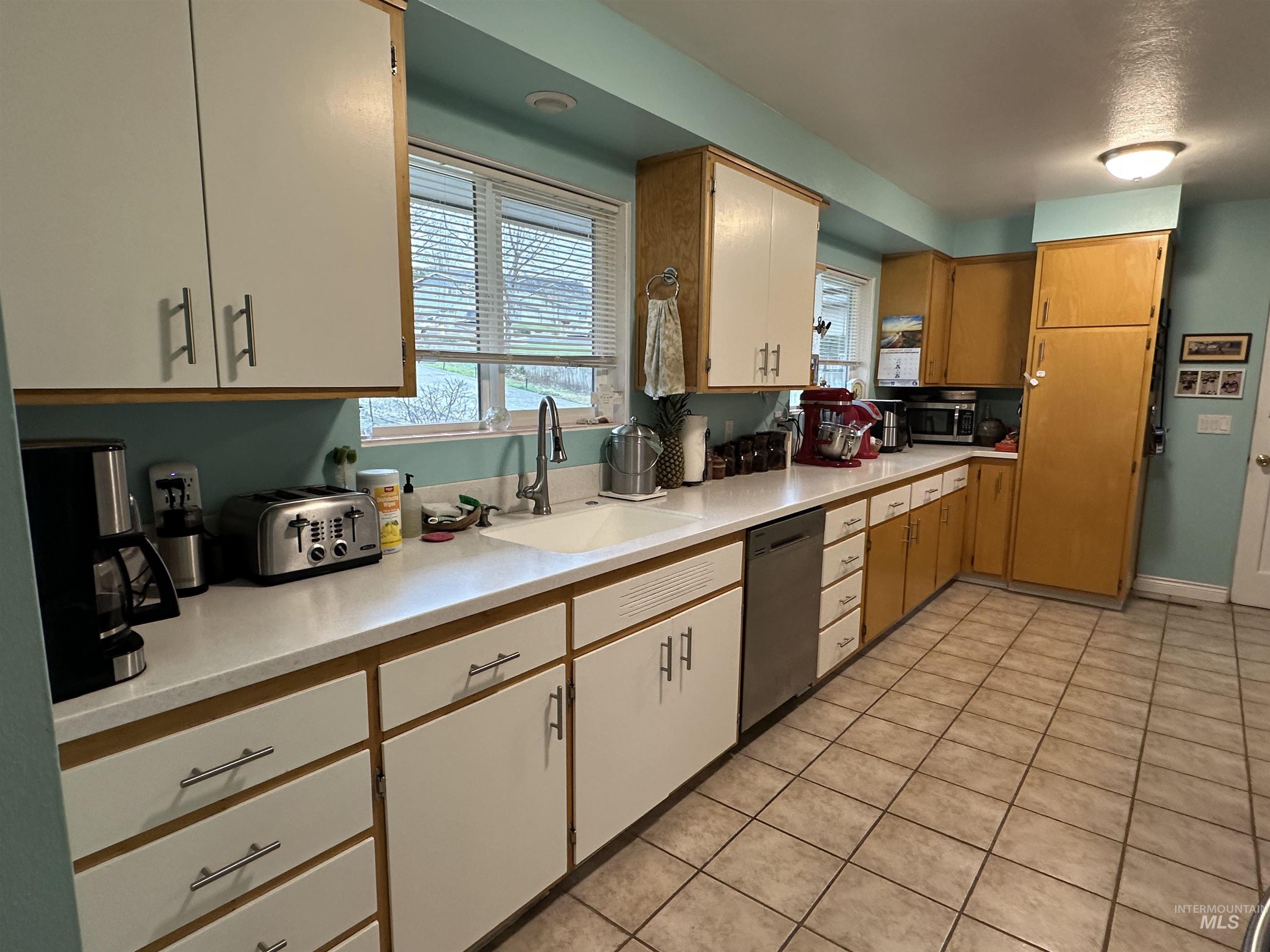 3214 Meadowlark Drive, Lewiston, Idaho 83501, 5 Bedrooms, 3 Bathrooms, Residential For Sale, Price $489,000,MLS 98969408