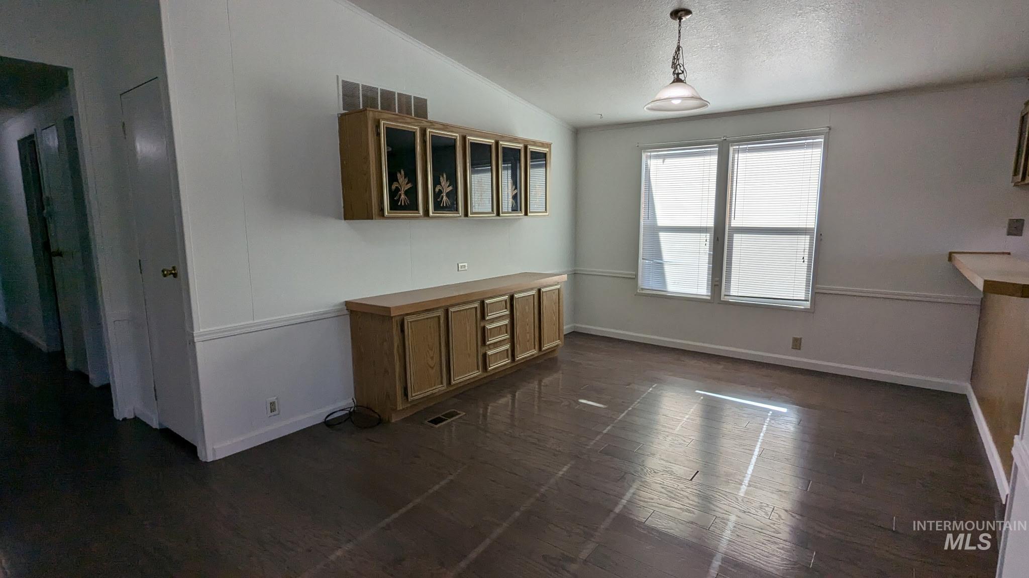 692 NW 15th St, Meridian, Idaho 83642, 3 Bedrooms, 2 Bathrooms, Residential For Sale, Price $270,000,MLS 98969411