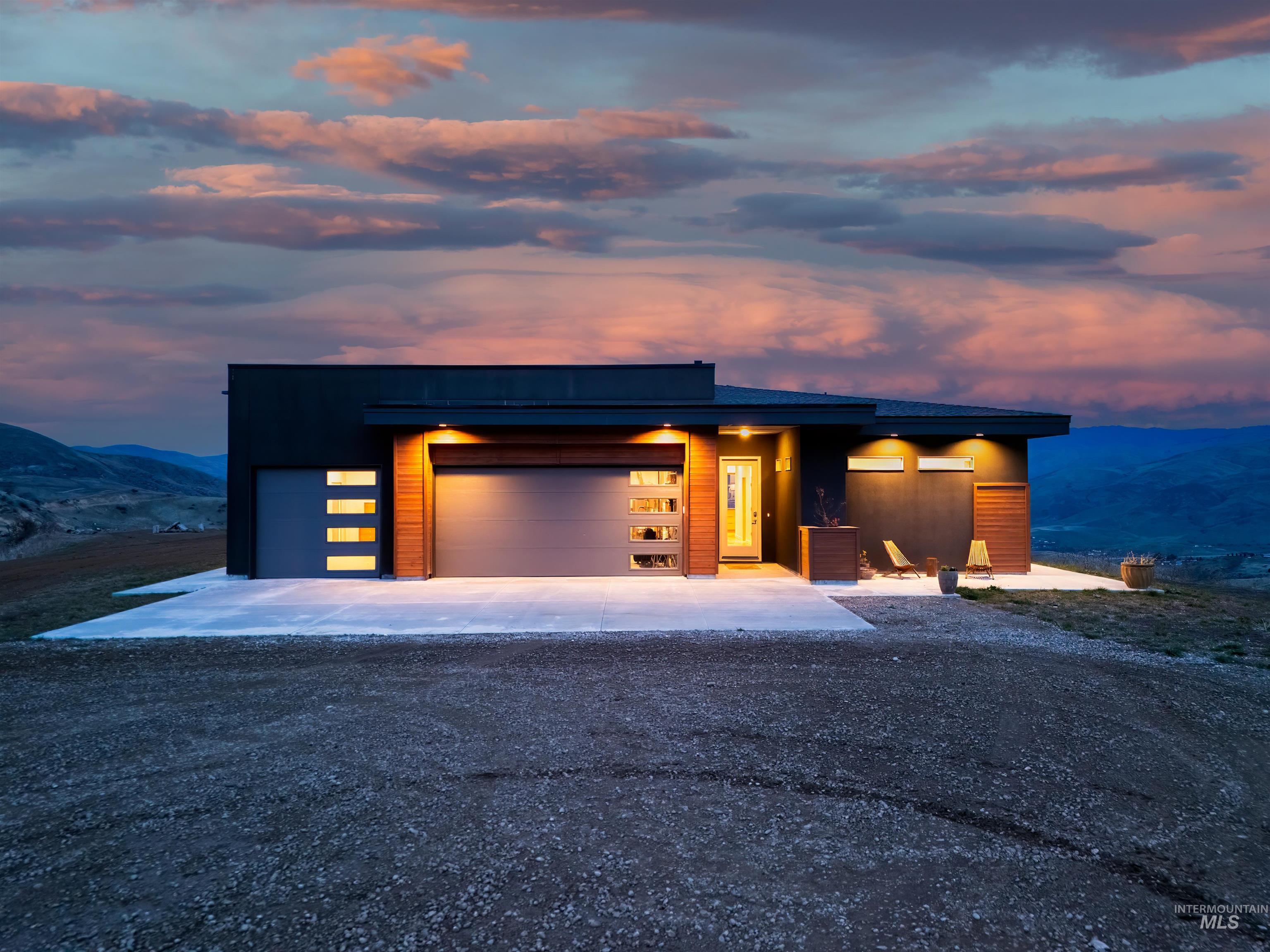 170 Summit Ridge Rd, Horseshoe Bend, Idaho 83629-9003, 3 Bedrooms, 3 Bathrooms, Residential For Sale, Price $1,364,900,MLS 98969413