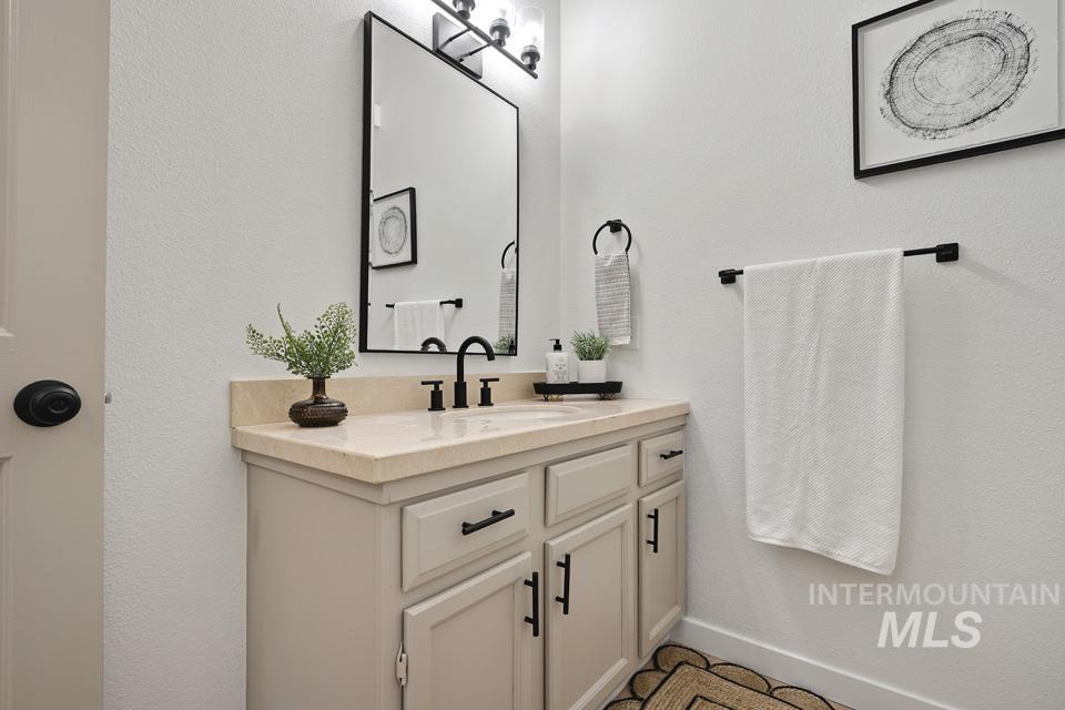 1026 E Hawaii, Nampa, Idaho 83686, 2 Bedrooms, 2 Bathrooms, Residential For Sale, Price $314,950,MLS 98969414