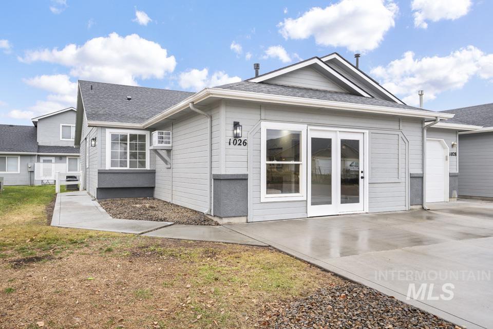 1026 E Hawaii, Nampa, Idaho 83686, 2 Bedrooms, 2 Bathrooms, Residential For Sale, Price $314,950,MLS 98969414