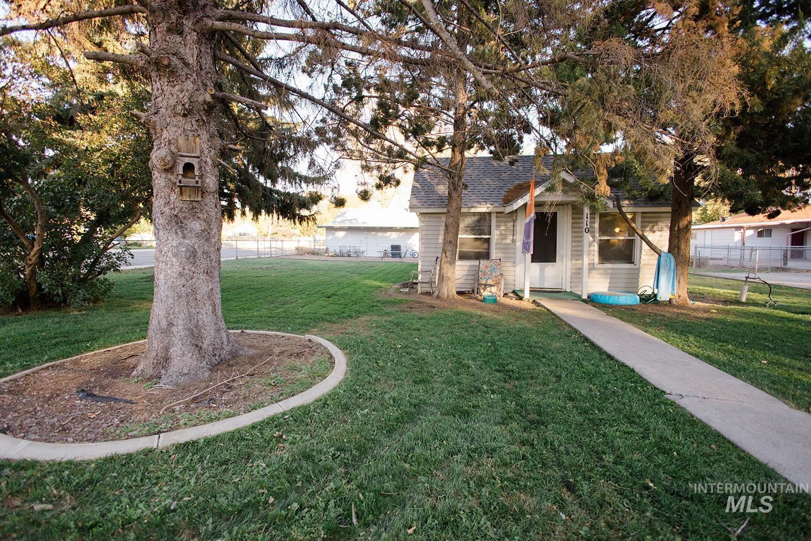 110 S 11th East, Mountain Home, Idaho 83647, 2 Bedrooms, 1 Bathroom, Residential For Sale, Price $200,000, 98969418