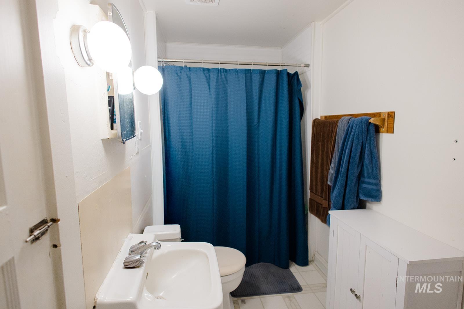 110 S 11th East, Mountain Home, Idaho 83647, 2 Bedrooms, 1 Bathroom, Residential For Sale, Price $200,000, 98969418