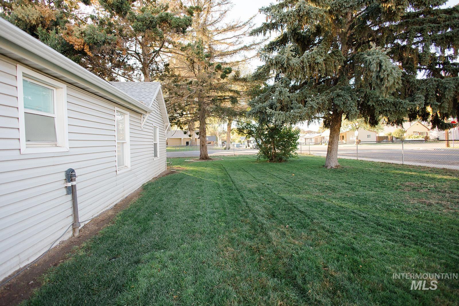 110 S 11th East, Mountain Home, Idaho 83647, 2 Bedrooms, 1 Bathroom, Residential For Sale, Price $200,000, 98969418