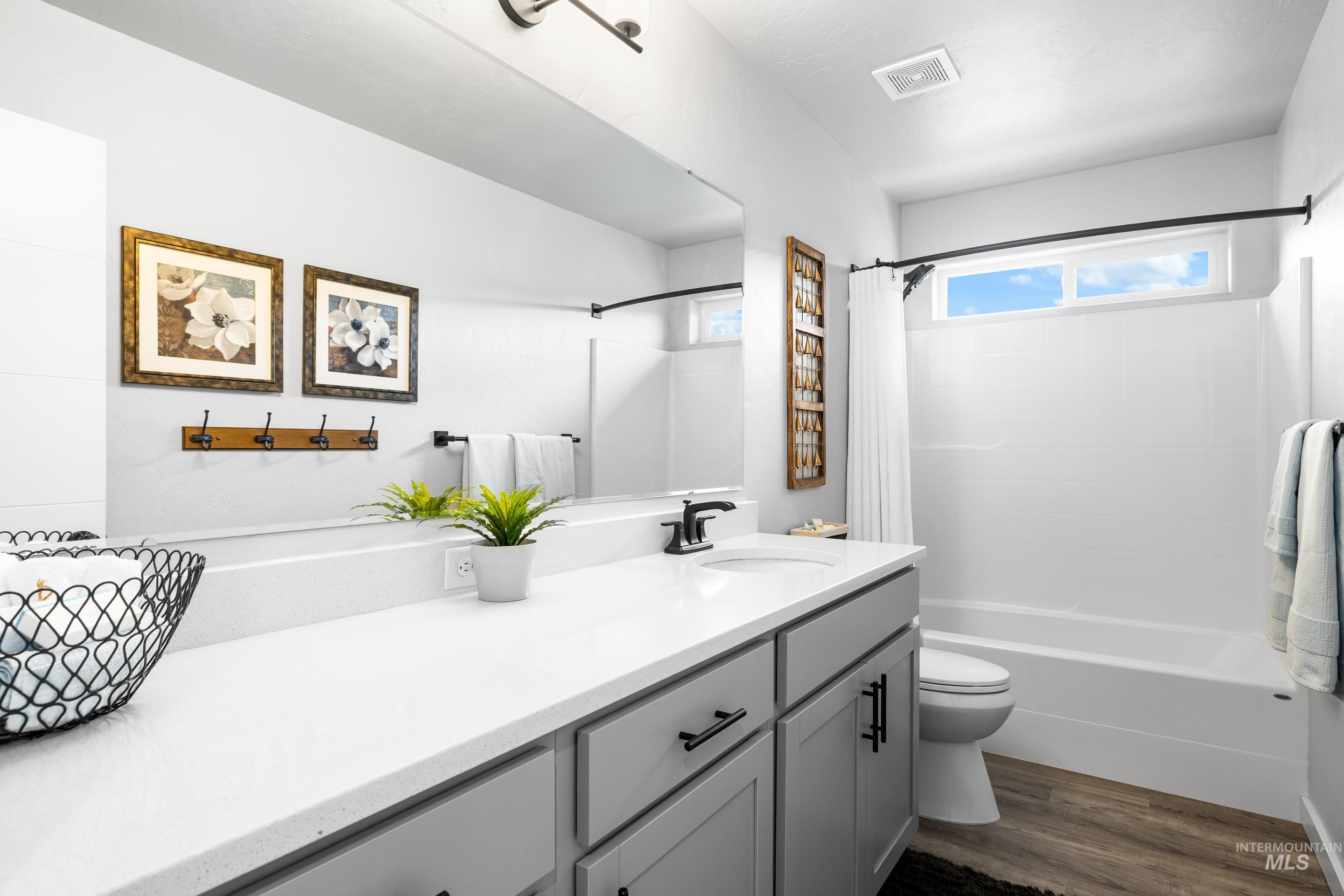 5598 W Old Ranch St, Eagle, Idaho 83714, 4 Bedrooms, 3 Bathrooms, Residential For Sale, Price $615,000,MLS 98969419