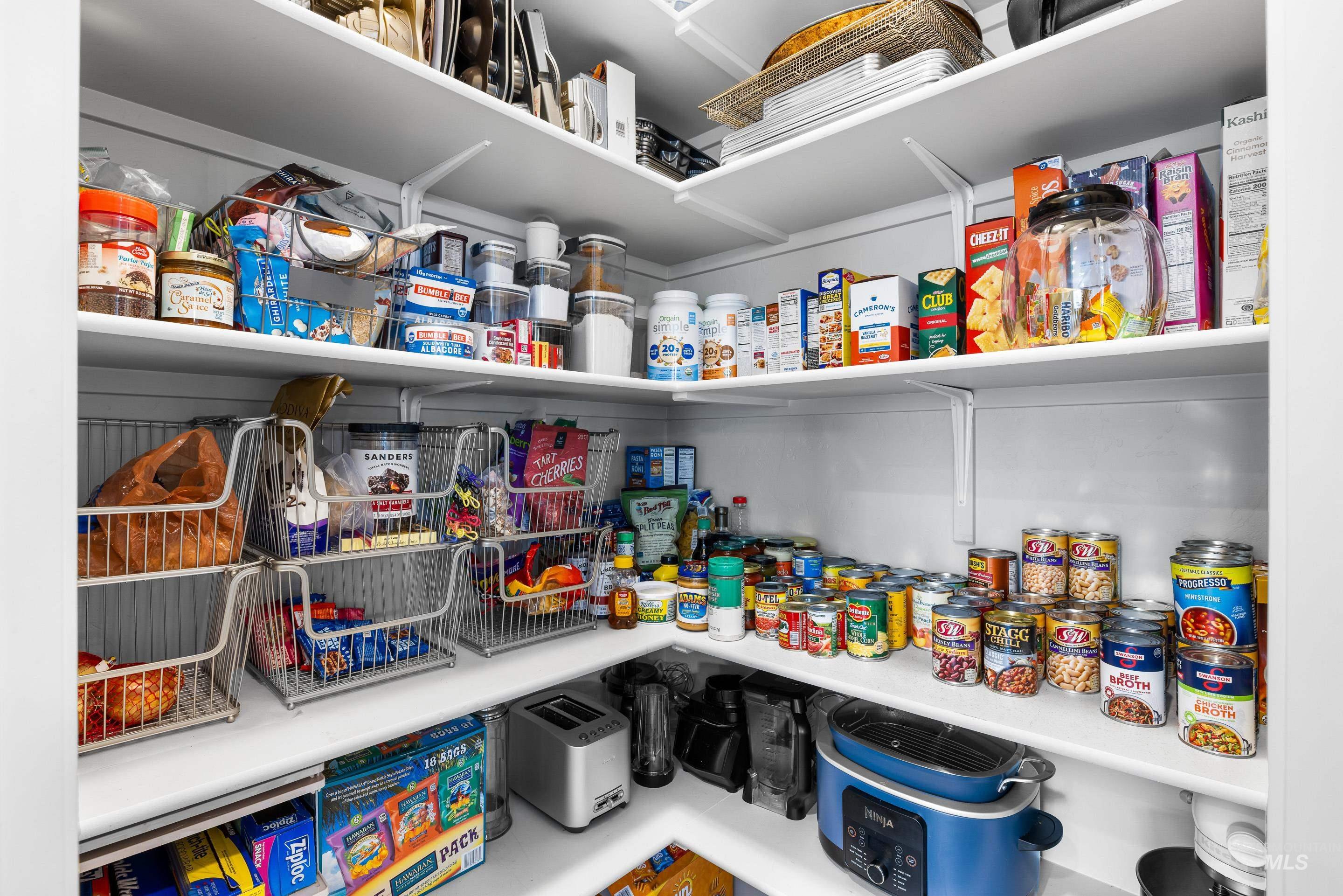 5598 W Old Ranch St, Eagle, Idaho 83714, 4 Bedrooms, 3 Bathrooms, Residential For Sale, Price $615,000,MLS 98969419