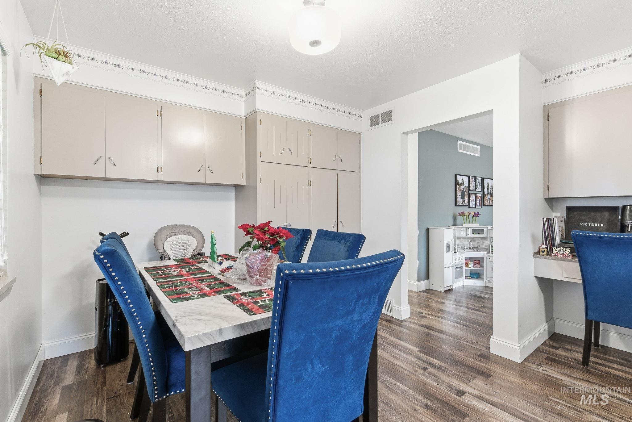 4426 W Clark Cir, Boise, Idaho 83705, 3 Bedrooms, 1.5 Bathrooms, Residential For Sale, Price $399,000,MLS 98969421