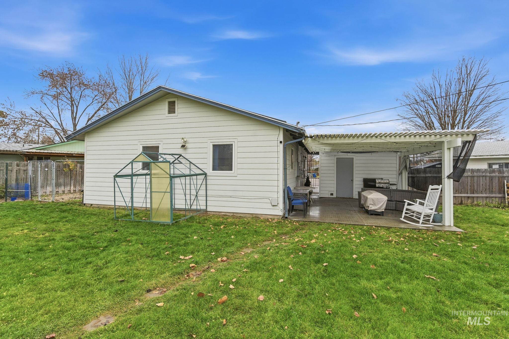 4426 W Clark Cir, Boise, Idaho 83705, 3 Bedrooms, 1.5 Bathrooms, Residential For Sale, Price $399,000,MLS 98969421