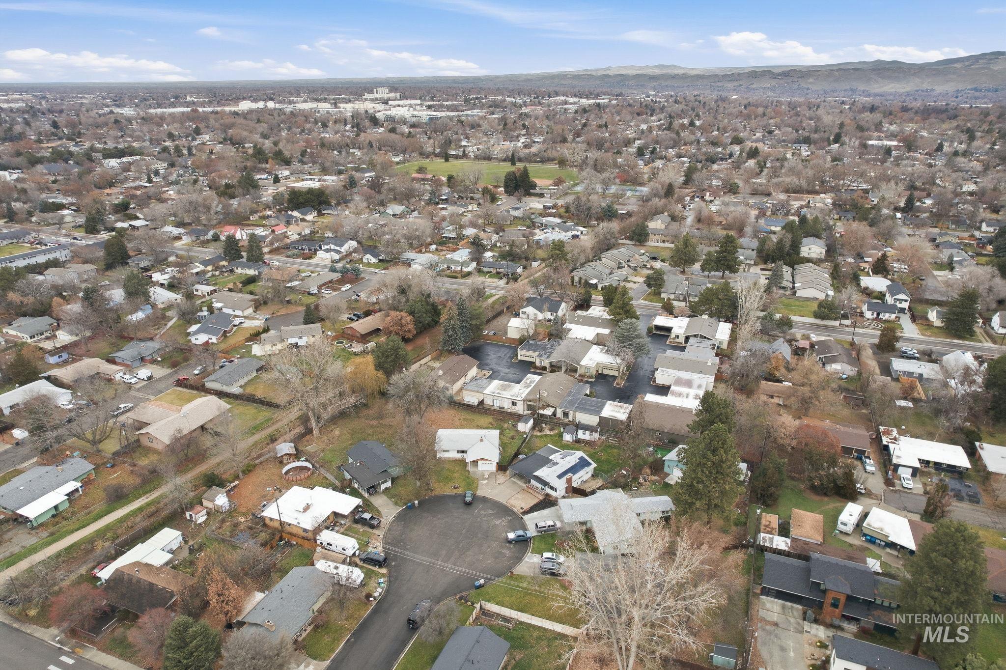 4426 W Clark Cir, Boise, Idaho 83705, 3 Bedrooms, 1.5 Bathrooms, Residential For Sale, Price $399,000,MLS 98969421