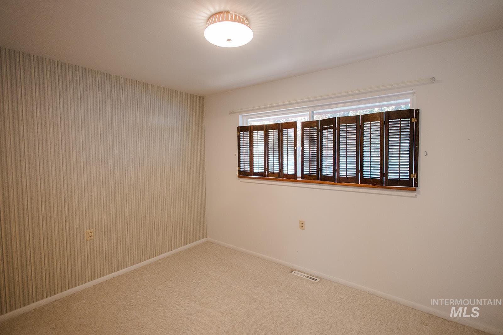 120 S 11th East, Mountain Home, Idaho 83647, 4 Bedrooms, 1.5 Bathrooms, Residential For Sale, Price $325,000,MLS 98969422