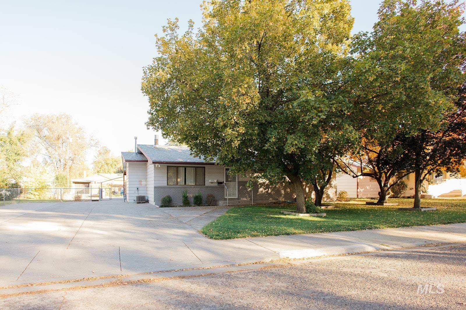 120 S 11th East, Mountain Home, Idaho 83647, 4 Bedrooms, 1.5 Bathrooms, Residential For Sale, Price $325,000,MLS 98969422