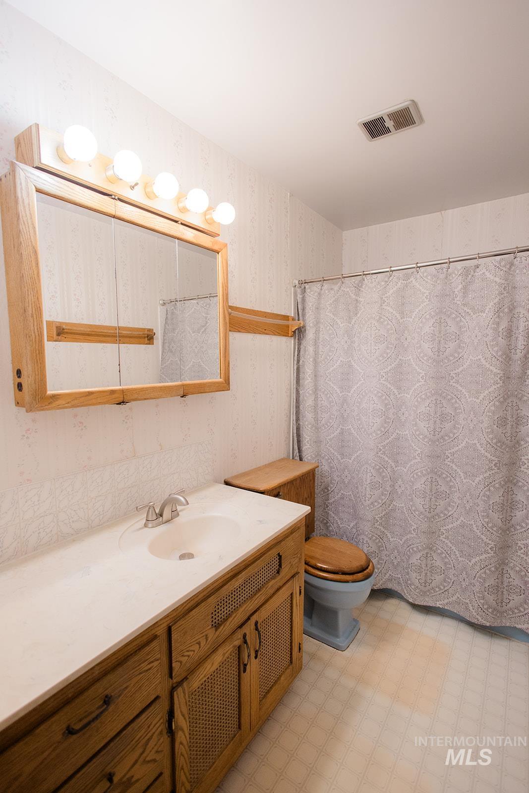 120 S 11th East, Mountain Home, Idaho 83647, 4 Bedrooms, 1.5 Bathrooms, Residential For Sale, Price $325,000,MLS 98969422