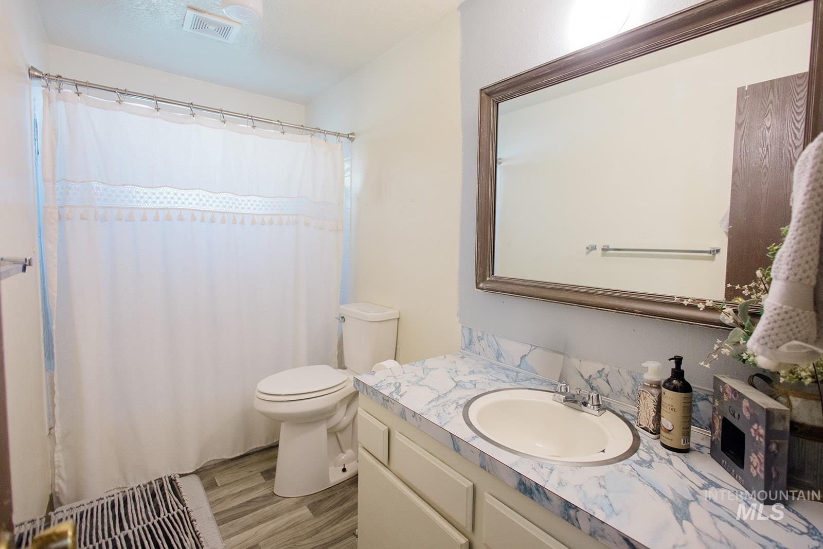 160 S 11th East, Mountain Home, Idaho 83647, 4 Bedrooms, 1 Bathroom, Residential For Sale, Price $265,000,MLS 98969425