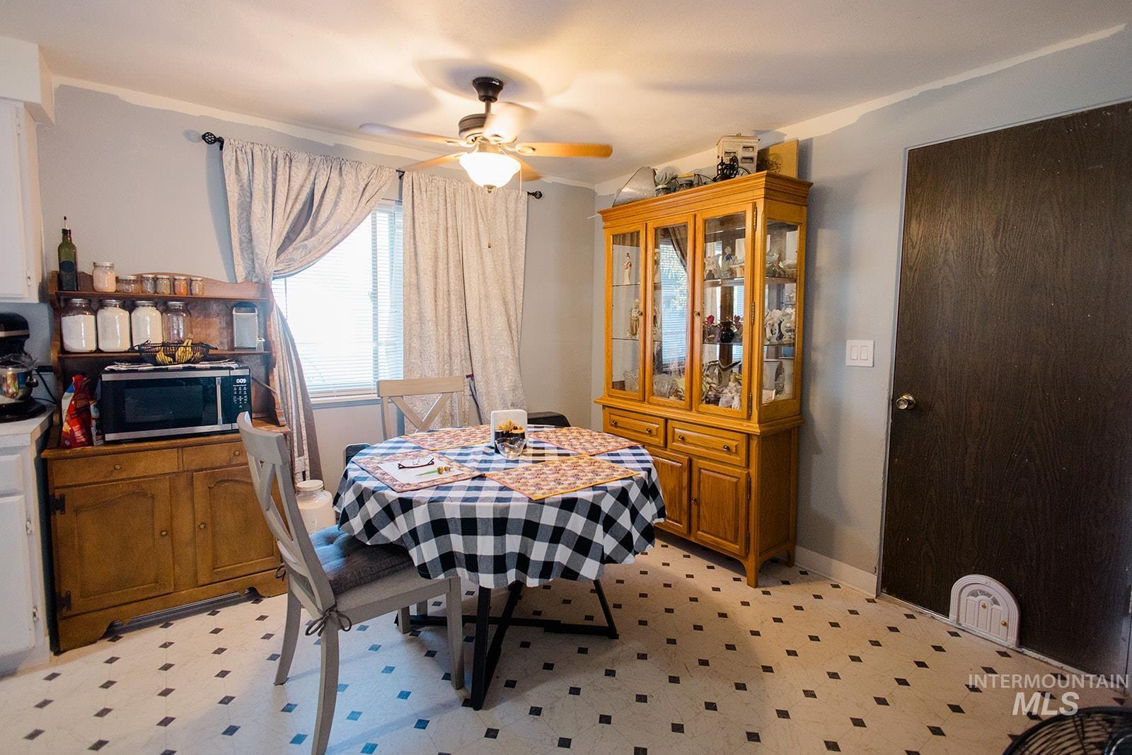 160 S 11th East, Mountain Home, Idaho 83647, 4 Bedrooms, 1 Bathroom, Residential For Sale, Price $265,000,MLS 98969425