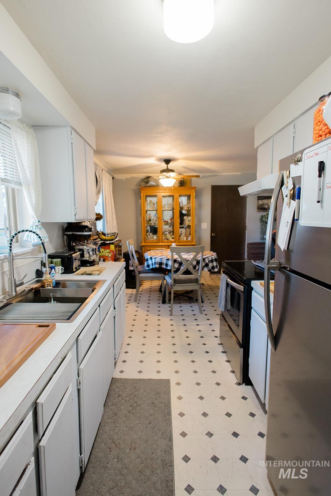 160 S 11th East, Mountain Home, Idaho 83647, 4 Bedrooms, 1 Bathroom, Residential For Sale, Price $265,000,MLS 98969425