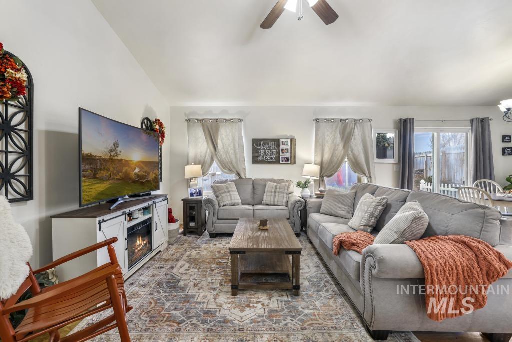 1567 Dana St., Twin Falls, Idaho 83301, 4 Bedrooms, 2 Bathrooms, Residential For Sale, Price $359,000,MLS 98969426