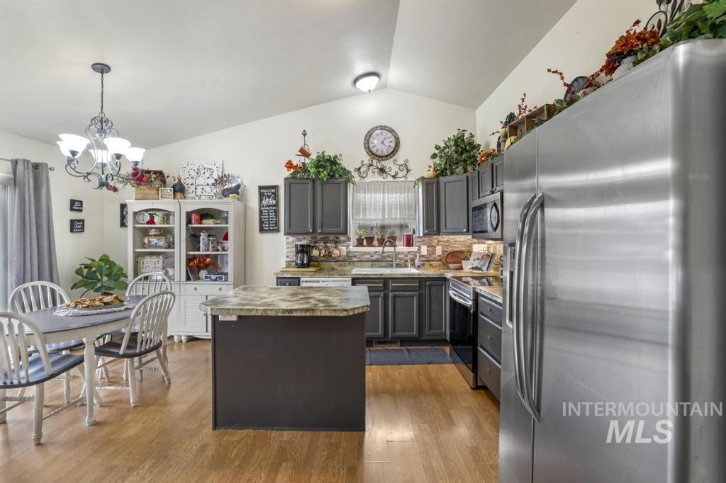 1567 Dana St., Twin Falls, Idaho 83301, 4 Bedrooms, 2 Bathrooms, Residential For Sale, Price $359,000,MLS 98969426