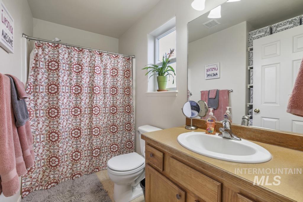 1567 Dana St., Twin Falls, Idaho 83301, 4 Bedrooms, 2 Bathrooms, Residential For Sale, Price $359,000,MLS 98969426