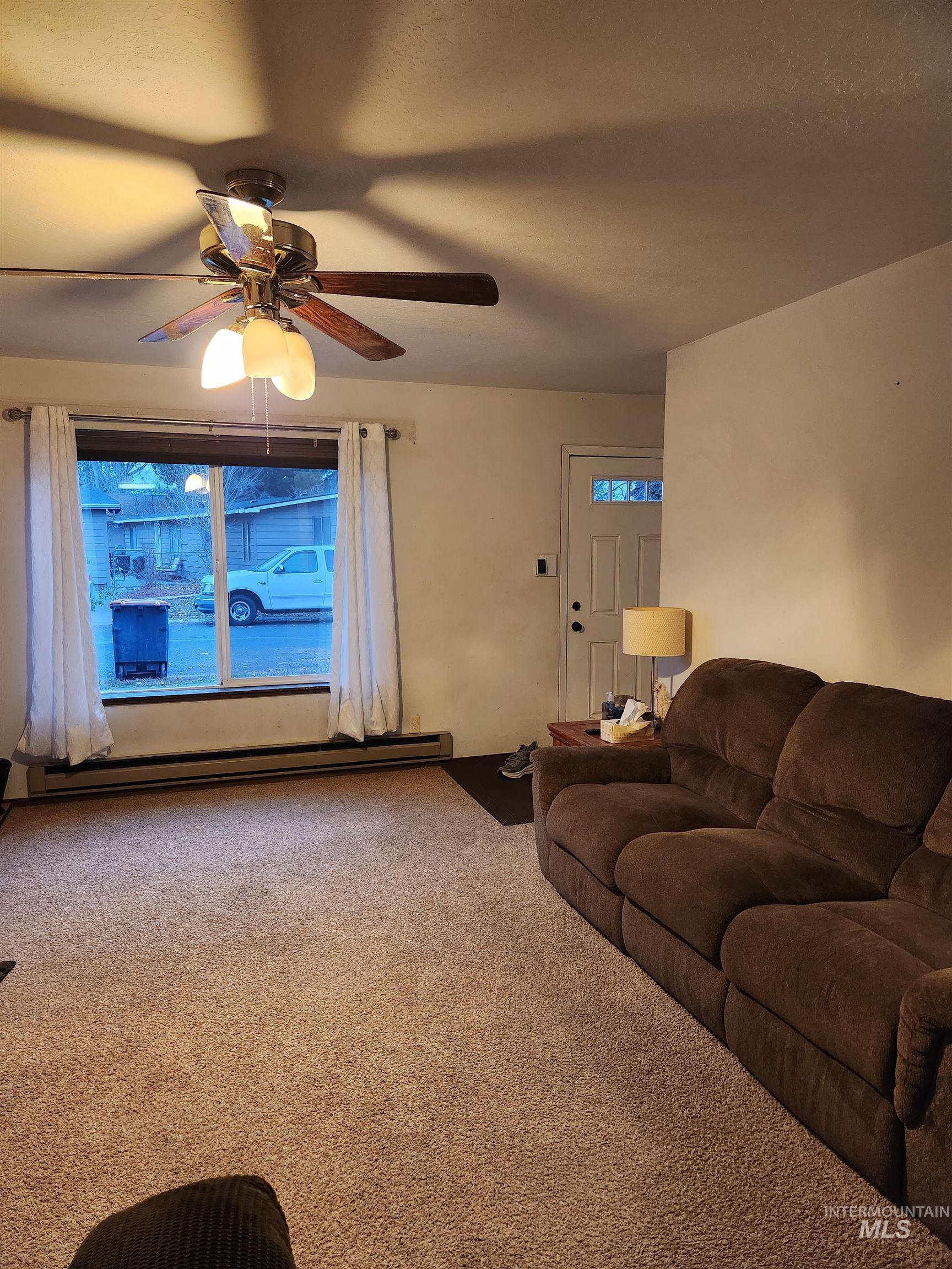 154 Avenida Del Rio W, Twin Falls, Idaho 83301, 3 Bedrooms, 2 Bathrooms, Residential For Sale, Price $295,000,MLS 98969427