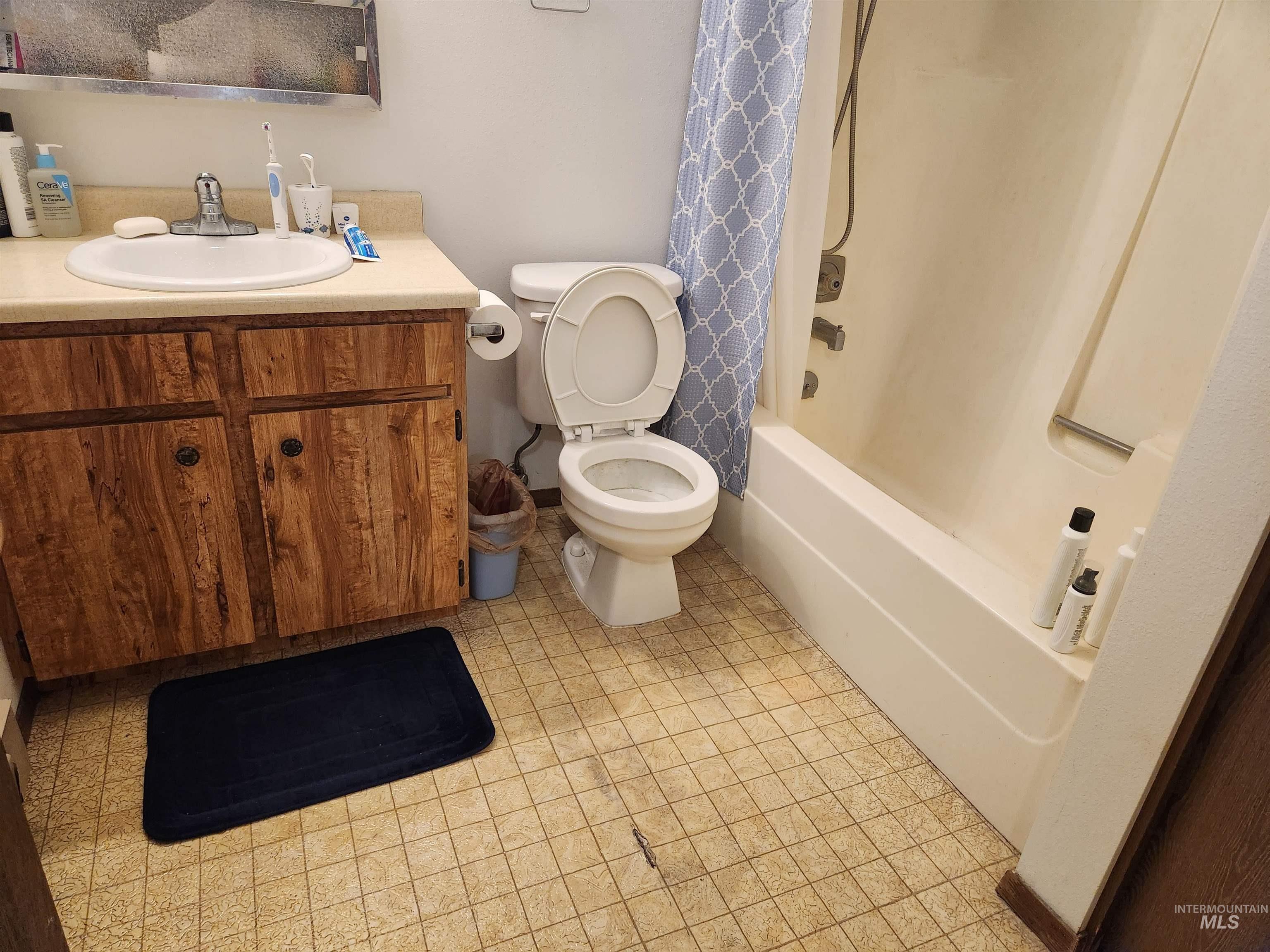 154 Avenida Del Rio W, Twin Falls, Idaho 83301, 3 Bedrooms, 2 Bathrooms, Residential For Sale, Price $295,000,MLS 98969427