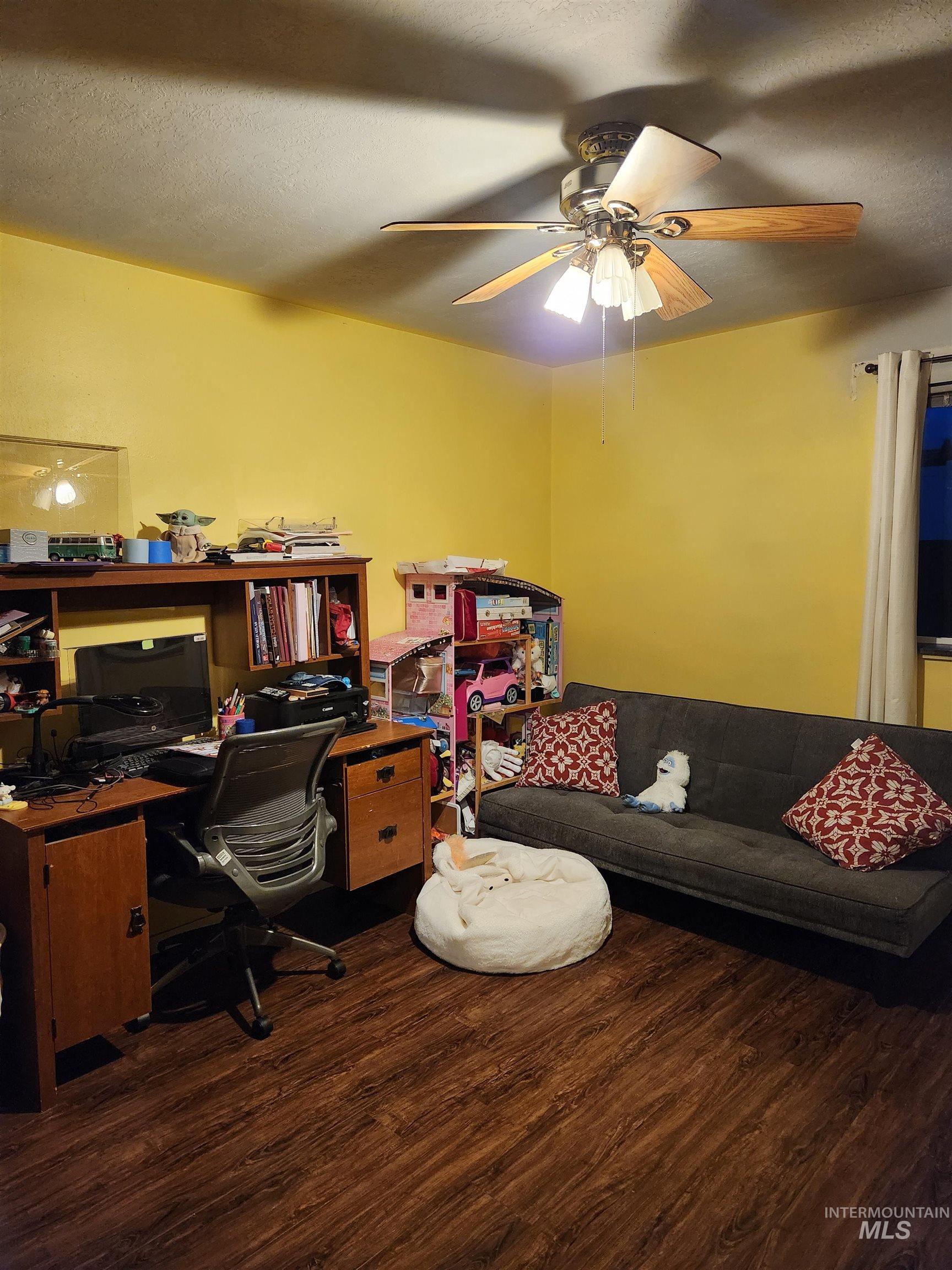 154 Avenida Del Rio W, Twin Falls, Idaho 83301, 3 Bedrooms, 2 Bathrooms, Residential For Sale, Price $295,000,MLS 98969427