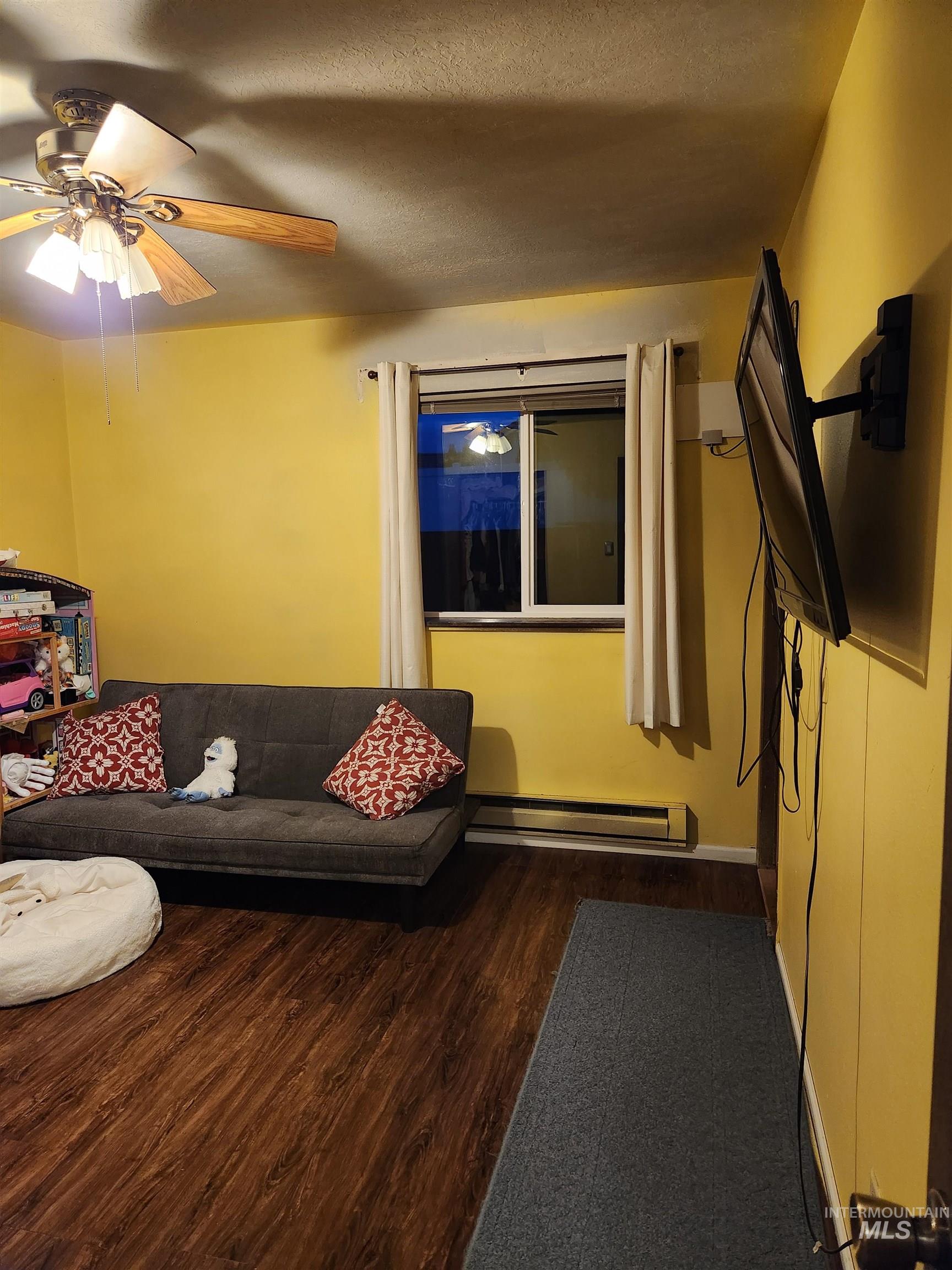 154 Avenida Del Rio W, Twin Falls, Idaho 83301, 3 Bedrooms, 2 Bathrooms, Residential For Sale, Price $295,000,MLS 98969427