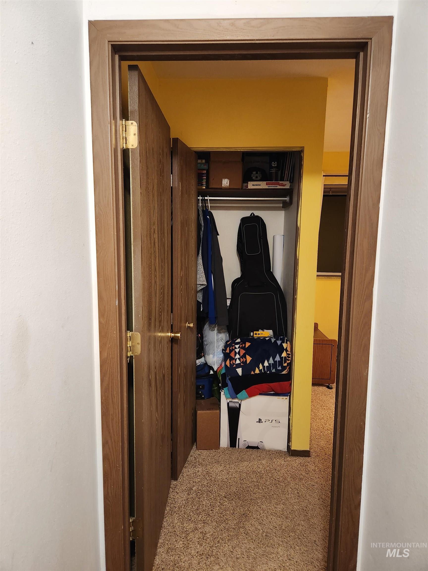 154 Avenida Del Rio W, Twin Falls, Idaho 83301, 3 Bedrooms, 2 Bathrooms, Residential For Sale, Price $295,000,MLS 98969427