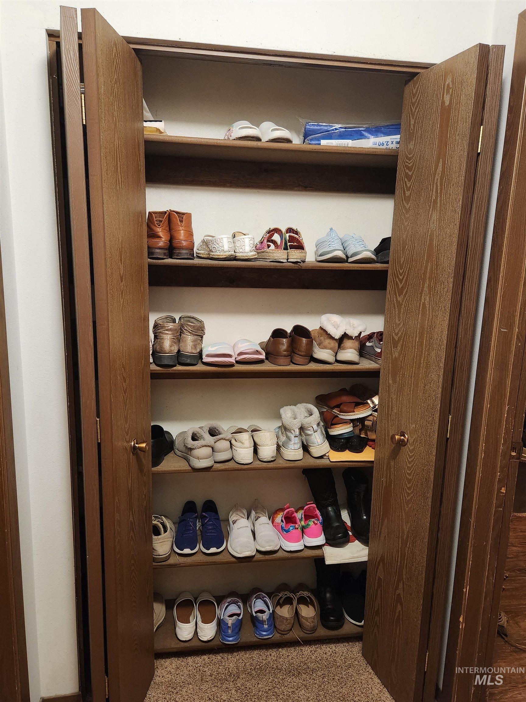 154 Avenida Del Rio W, Twin Falls, Idaho 83301, 3 Bedrooms, 2 Bathrooms, Residential For Sale, Price $295,000,MLS 98969427