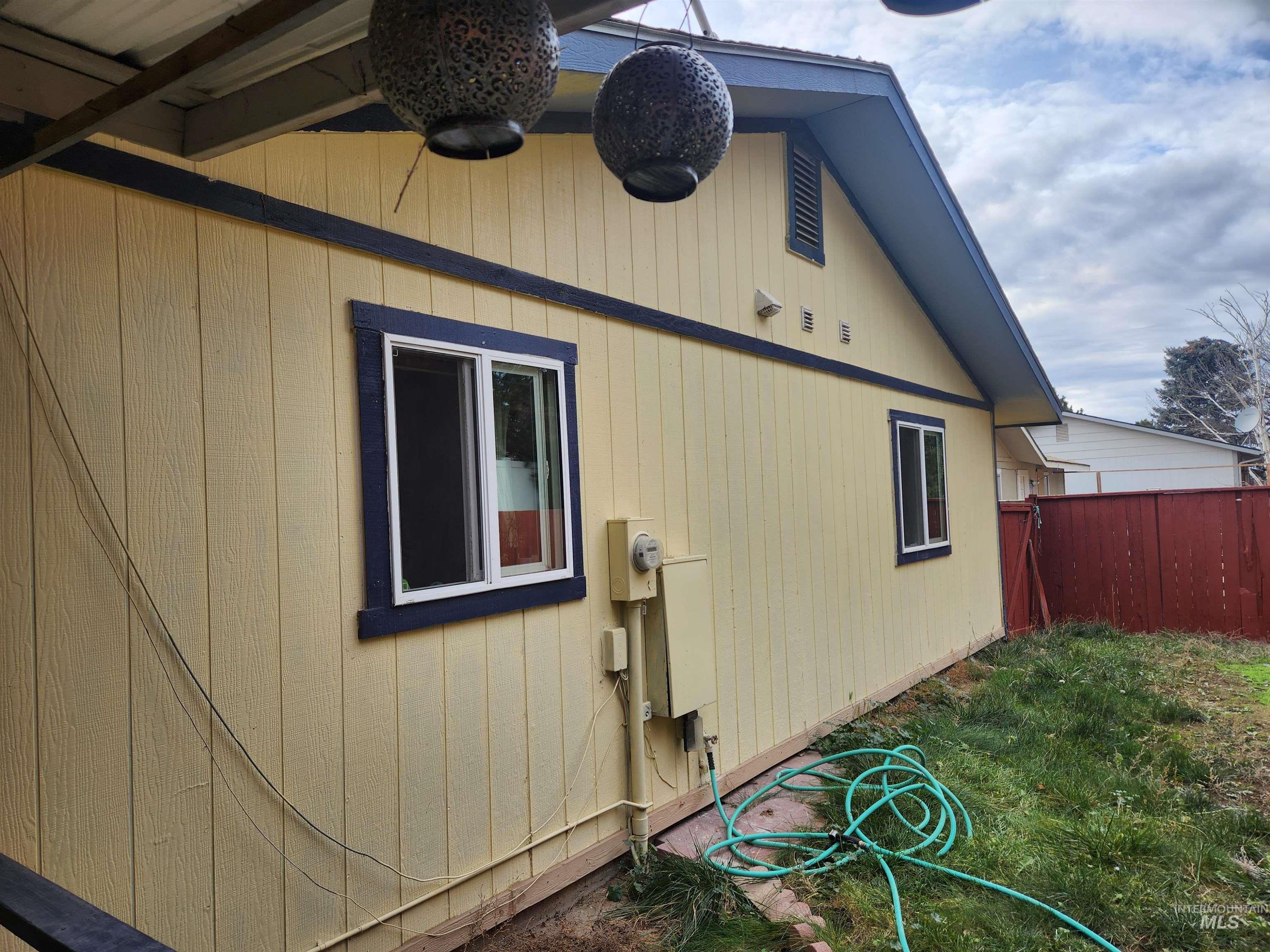 154 Avenida Del Rio W, Twin Falls, Idaho 83301, 3 Bedrooms, 2 Bathrooms, Residential For Sale, Price $295,000,MLS 98969427