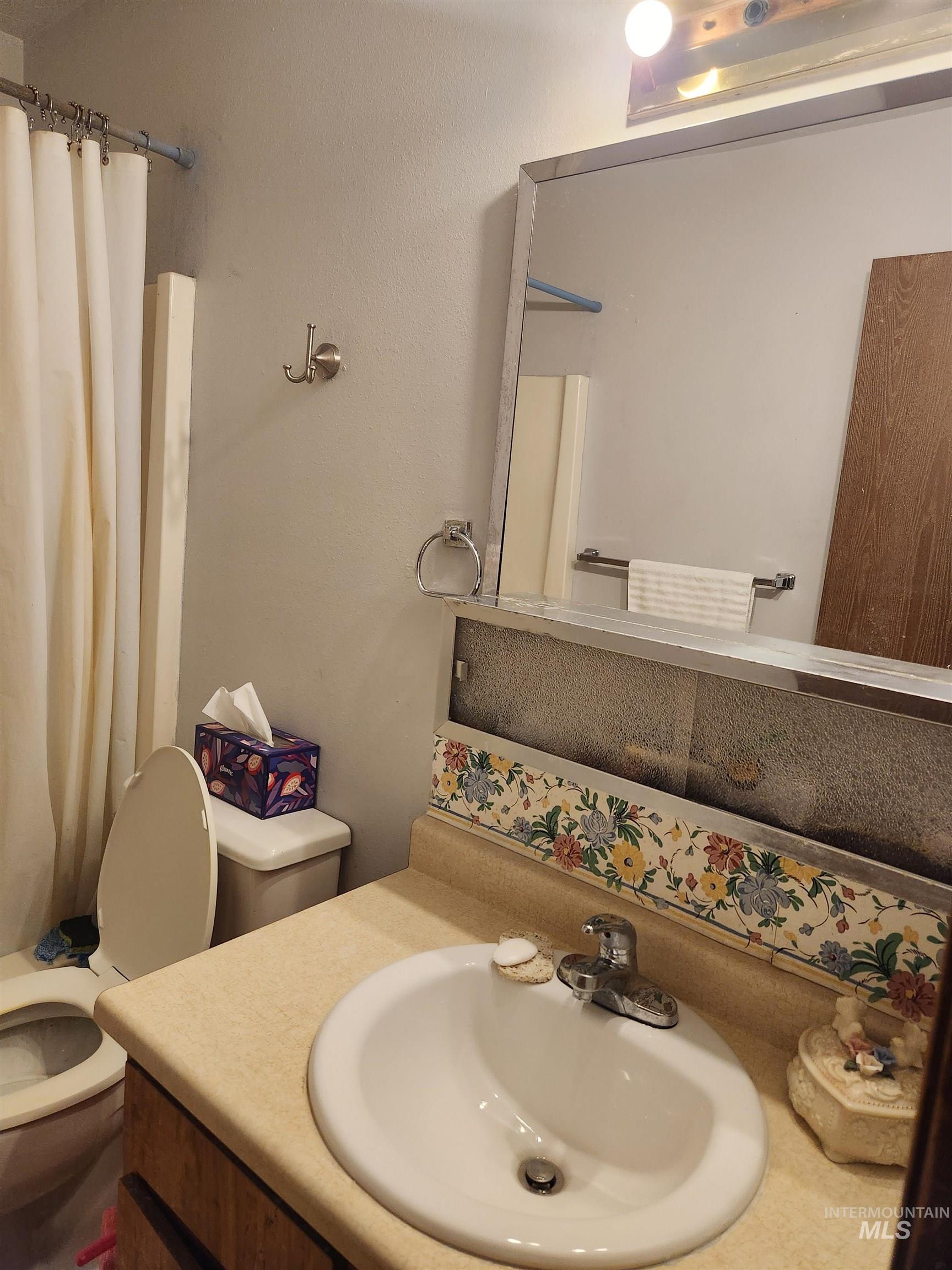 154 Avenida Del Rio W, Twin Falls, Idaho 83301, 3 Bedrooms, 2 Bathrooms, Residential For Sale, Price $295,000,MLS 98969427