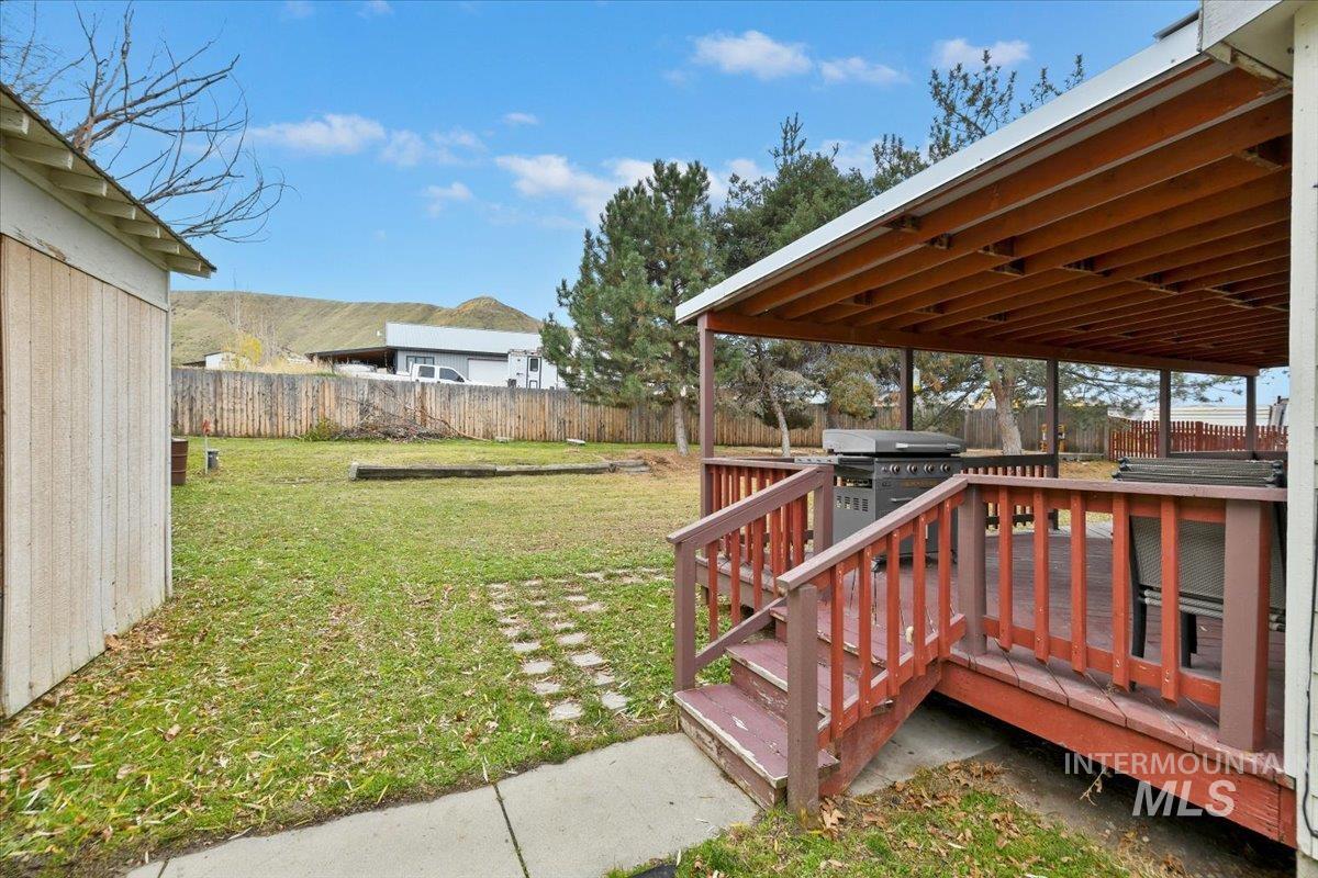 139 E South Slope Rd, Emmett, Idaho 83617-9032, 3 Bedrooms, 2 Bathrooms, Residential For Sale, Price $319,900,MLS 98969429