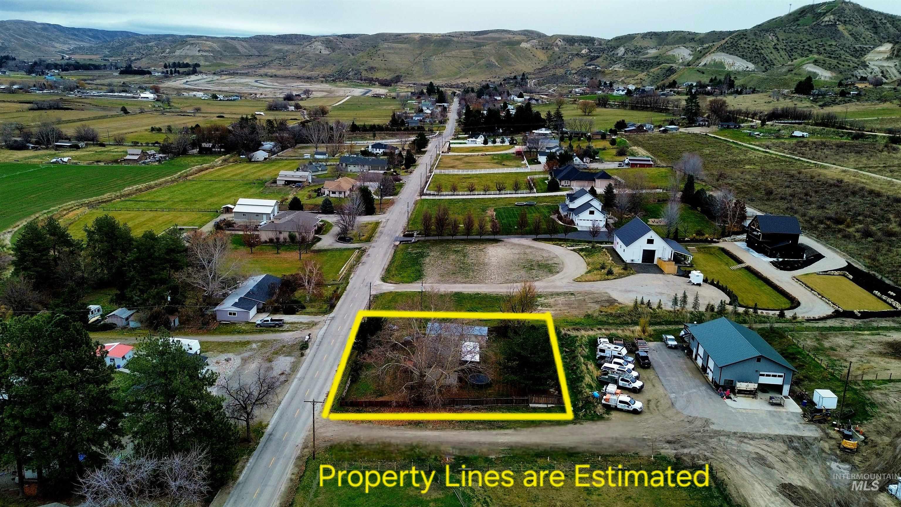 139 E South Slope Rd, Emmett, Idaho 83617-9032, 3 Bedrooms, 2 Bathrooms, Residential For Sale, Price $319,900,MLS 98969429